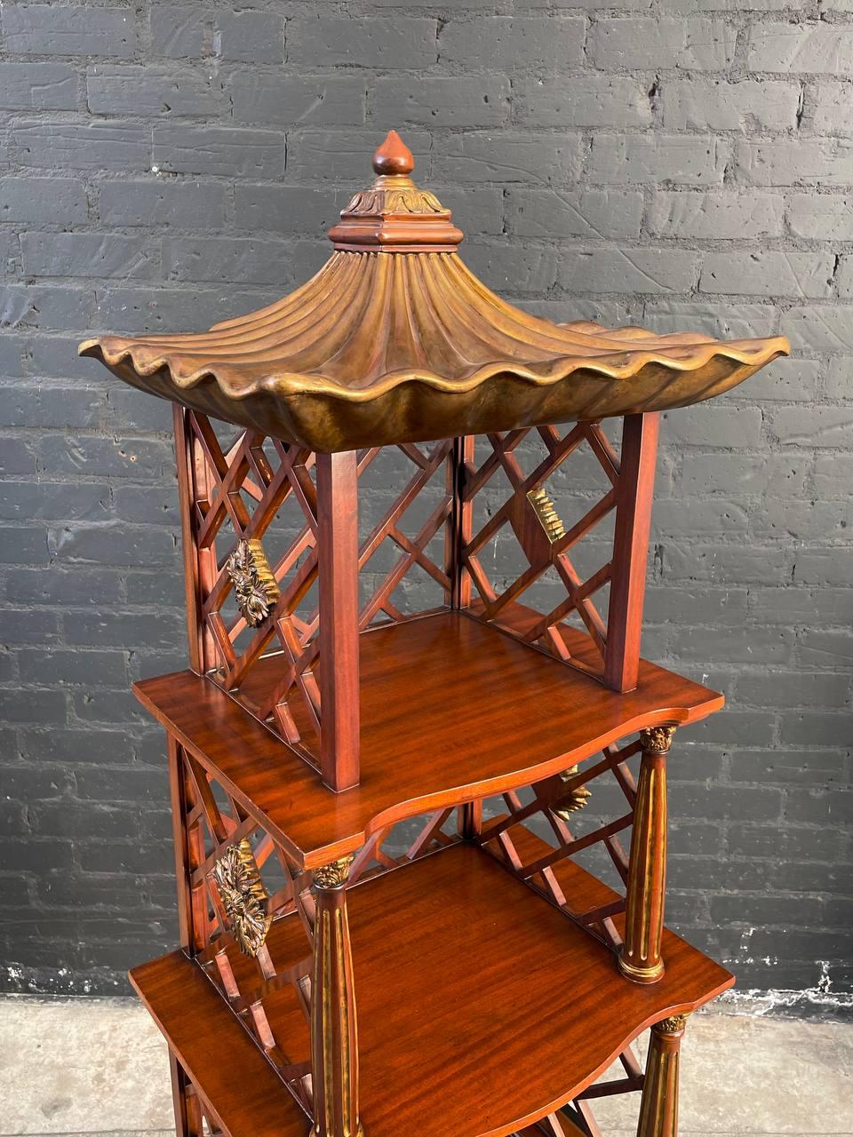 Chinoiserie-Themed, Painted & Parcel-Gilt Etagere Shelf by Maitland Smith In Good Condition For Sale In Los Angeles, CA
