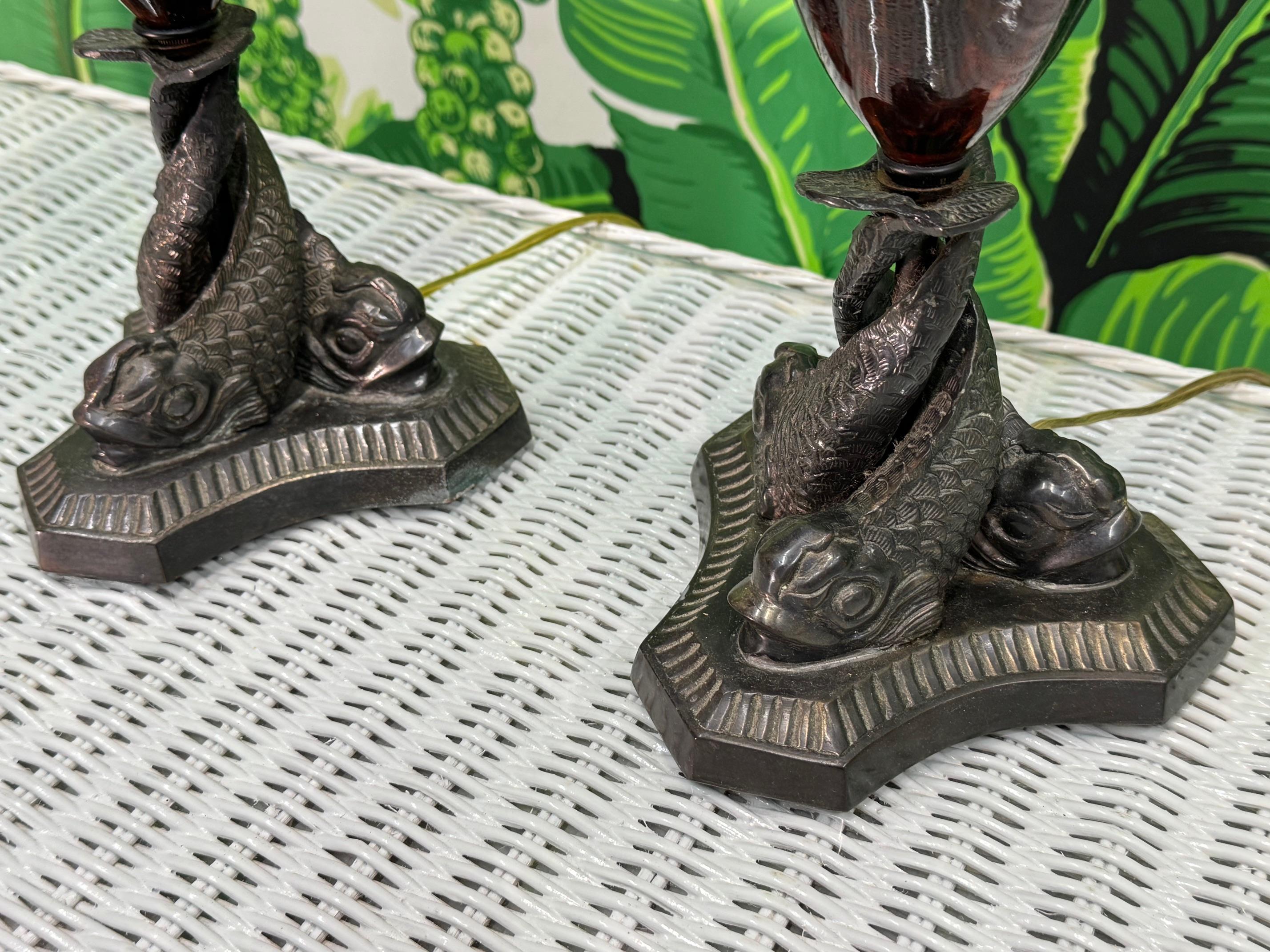 Bronze Lampes de table chinoiseries en verre et écailles de tortue Koi Fish en vente