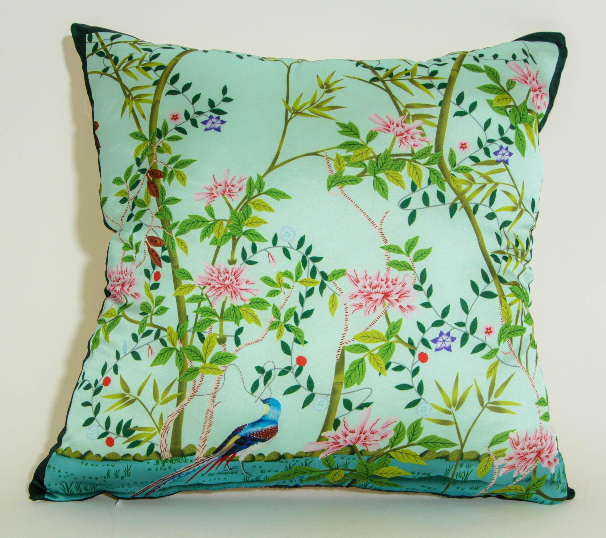 Cuscino da lancio in seta turchese Chinoiserie con fiori e uccelli, orientale asiatico Des In condizioni buone in vendita a North Hollywood, CA