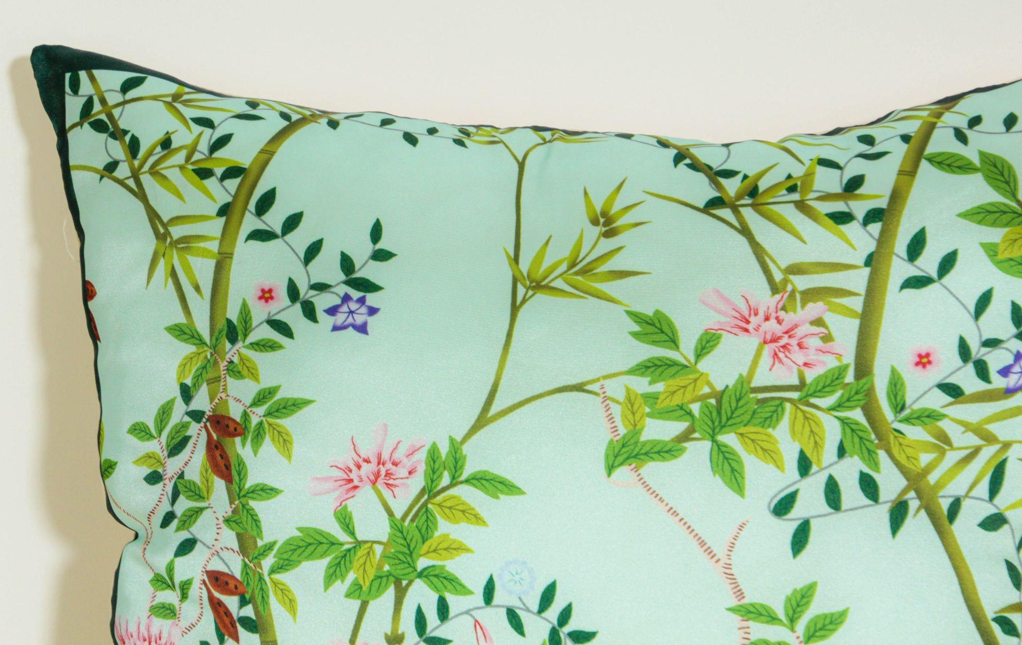 Seta Cuscino da lancio in seta turchese Chinoiserie con fiori e uccelli, orientale asiatico Des in vendita