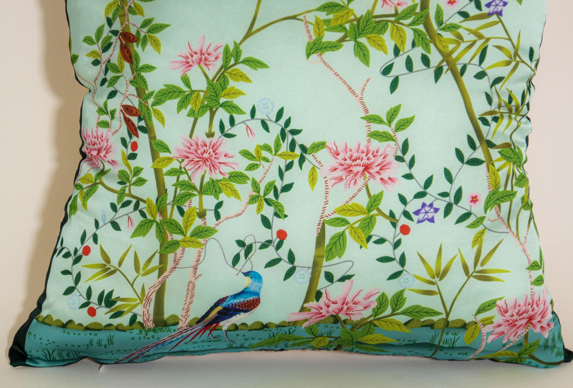 Cuscino da lancio in seta turchese Chinoiserie con fiori e uccelli, orientale asiatico Des in vendita 2