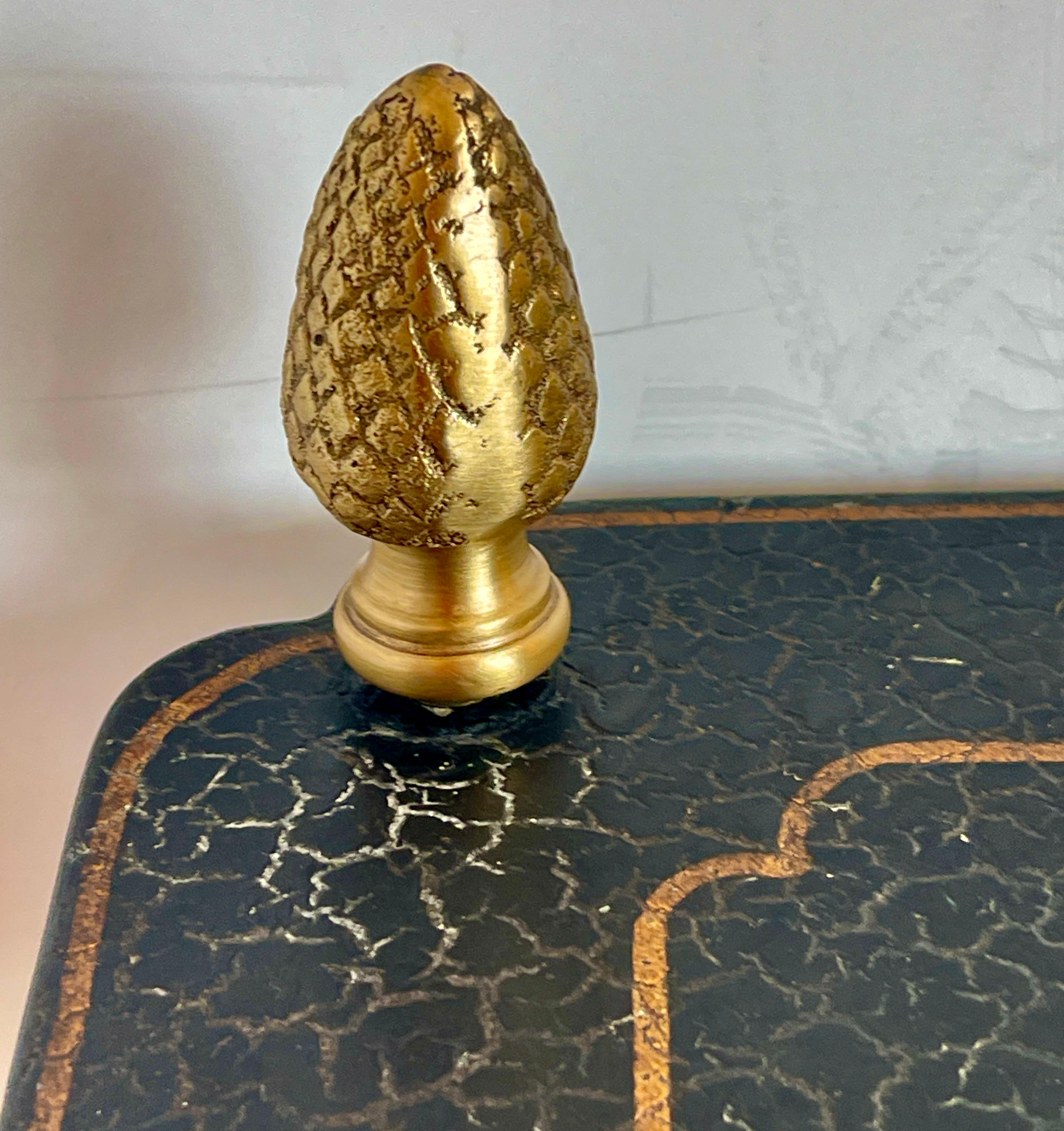 Tavolino a due piani Chinoiserie  Con piedini in ottone,  Stile Maison Bagues in vendita 6