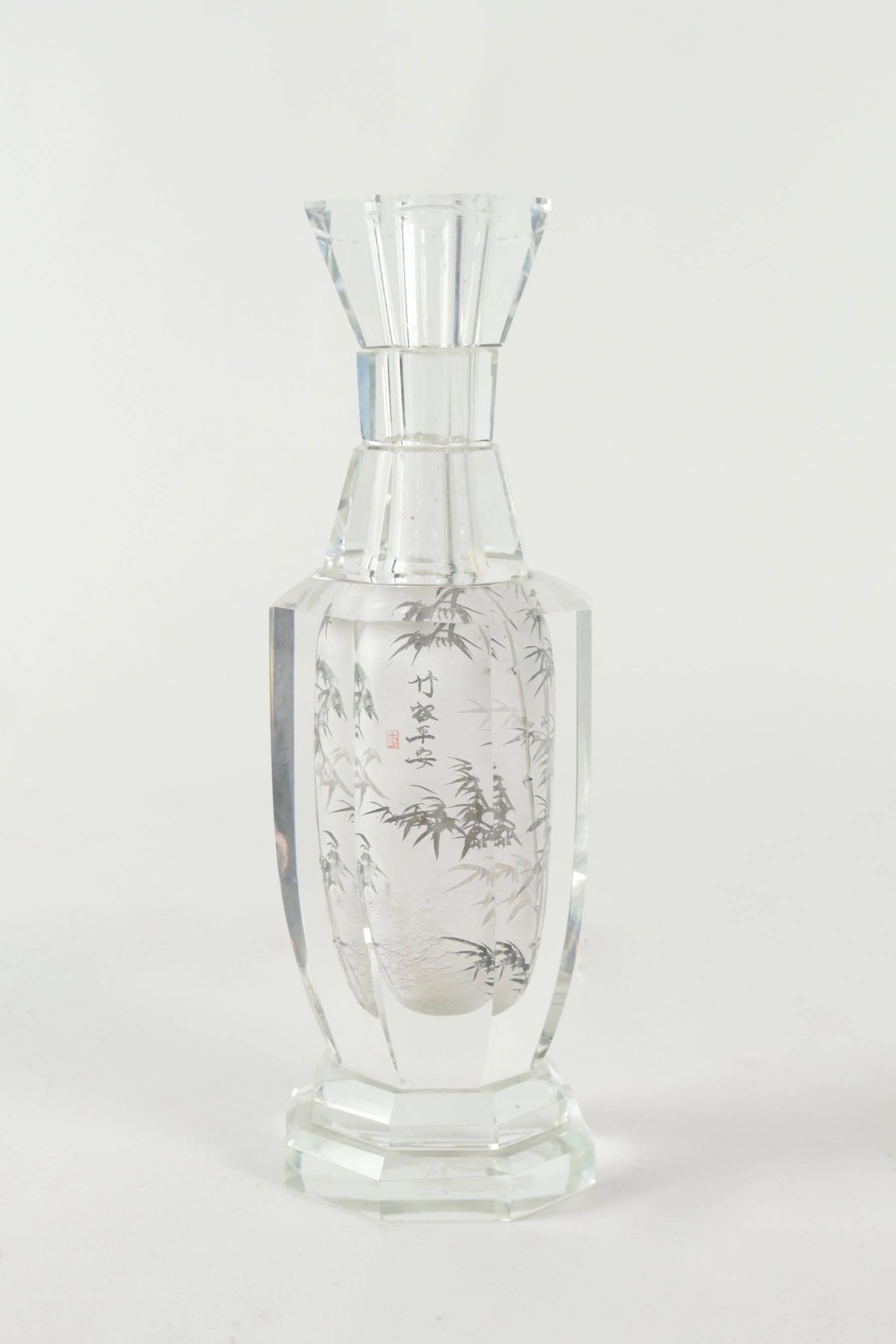Vase Chinoiserie en cristal du 20ème siècle.
 
