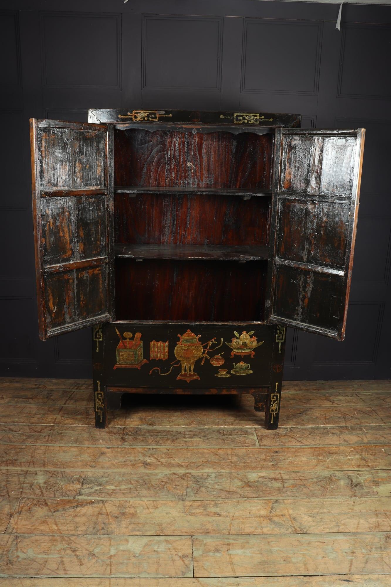 Chinoiserie Wardrobe Cabinet Northern China c1820 In Good Condition In Paddock Wood Tonbridge, GB