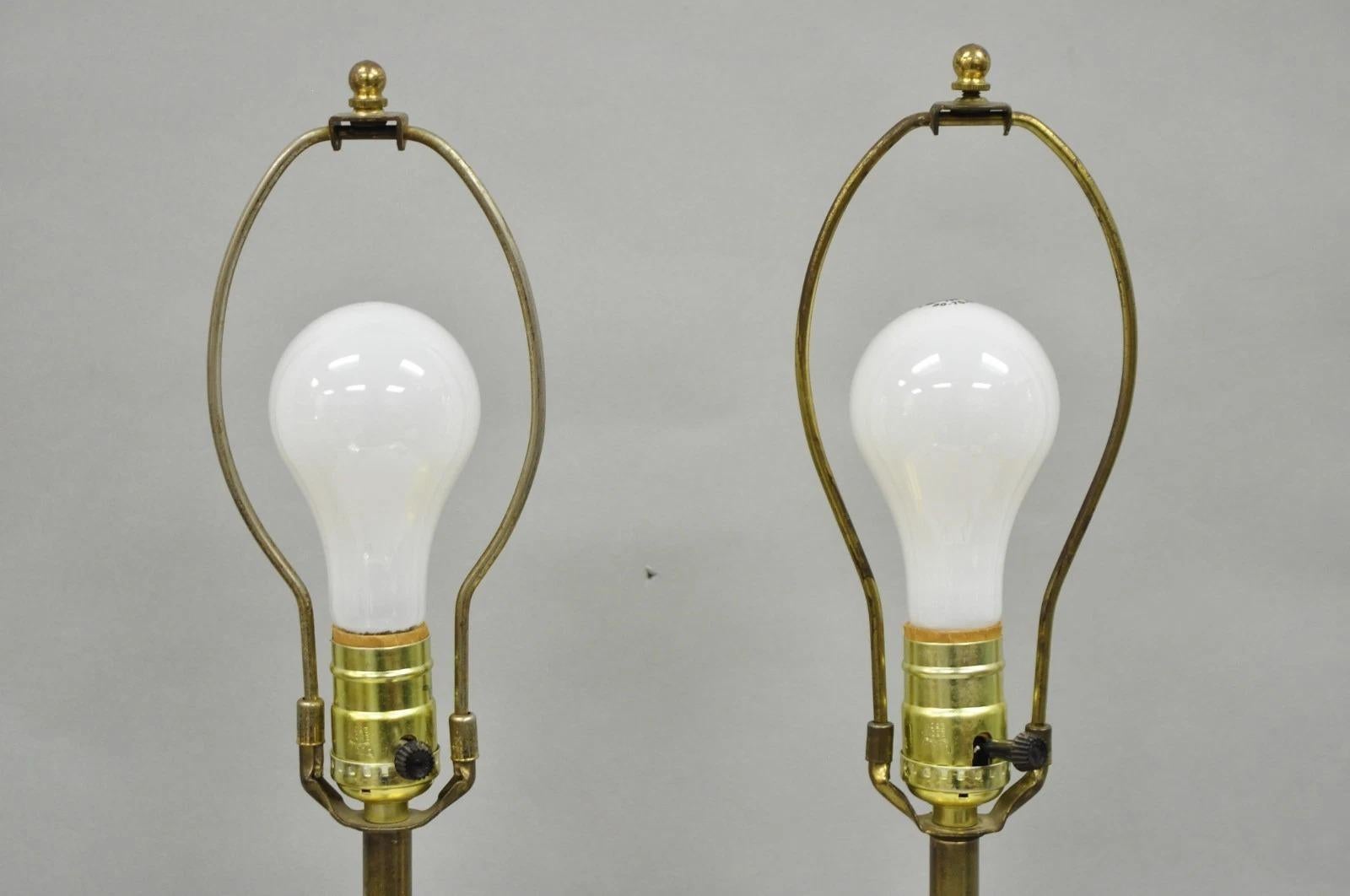 Chinoiserie Weiß Blanc De Chine Porzellan Kirschblüten Tischlampe - ein Paar im Angebot 1