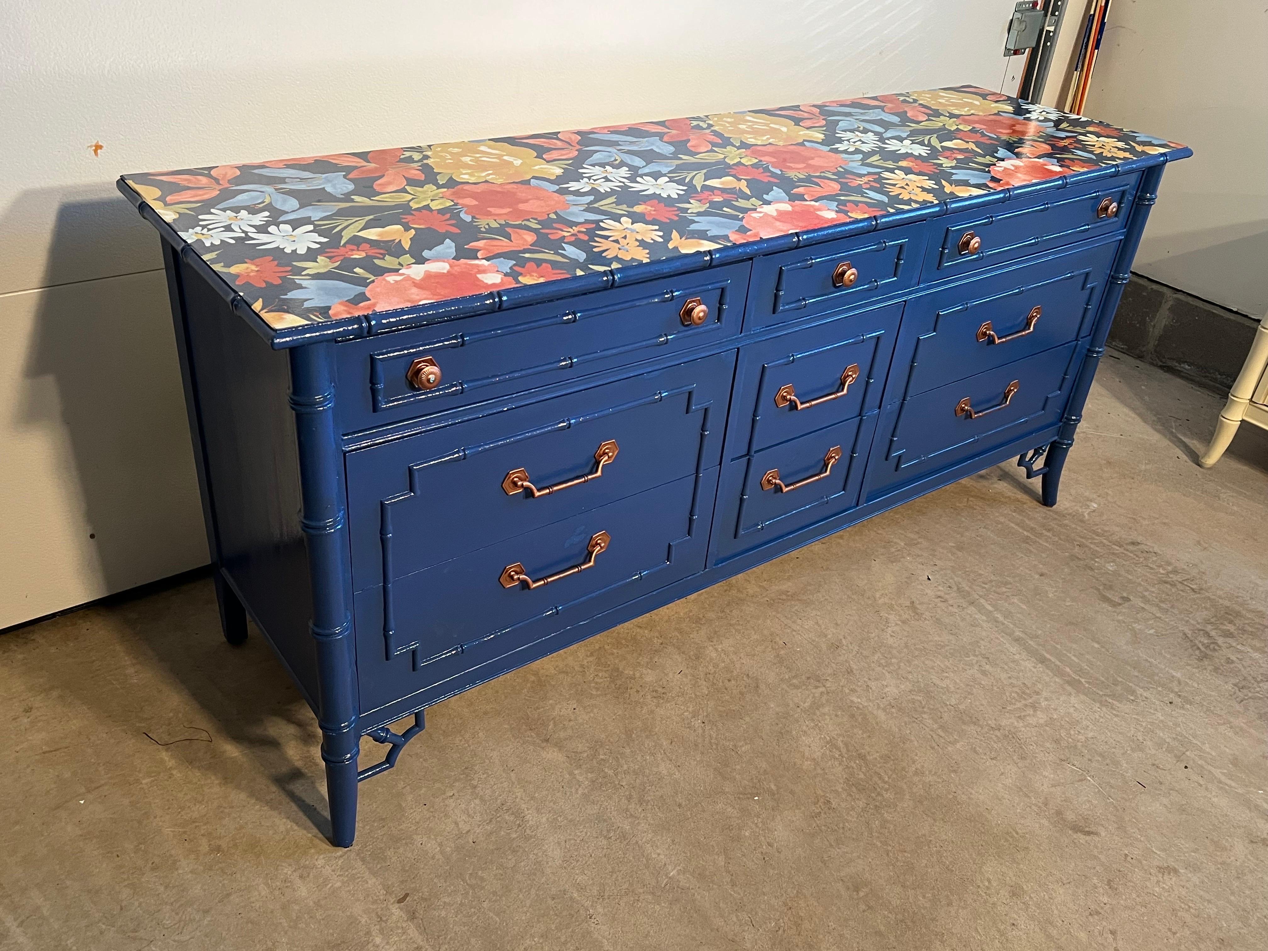 Chinoserie Faux Bamboo Dresser in Blue In Good Condition For Sale In Redding, CT