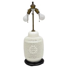 Chinosierie Blanc de Chine White Porcelain Oriental Ginger Jar Table Lamp