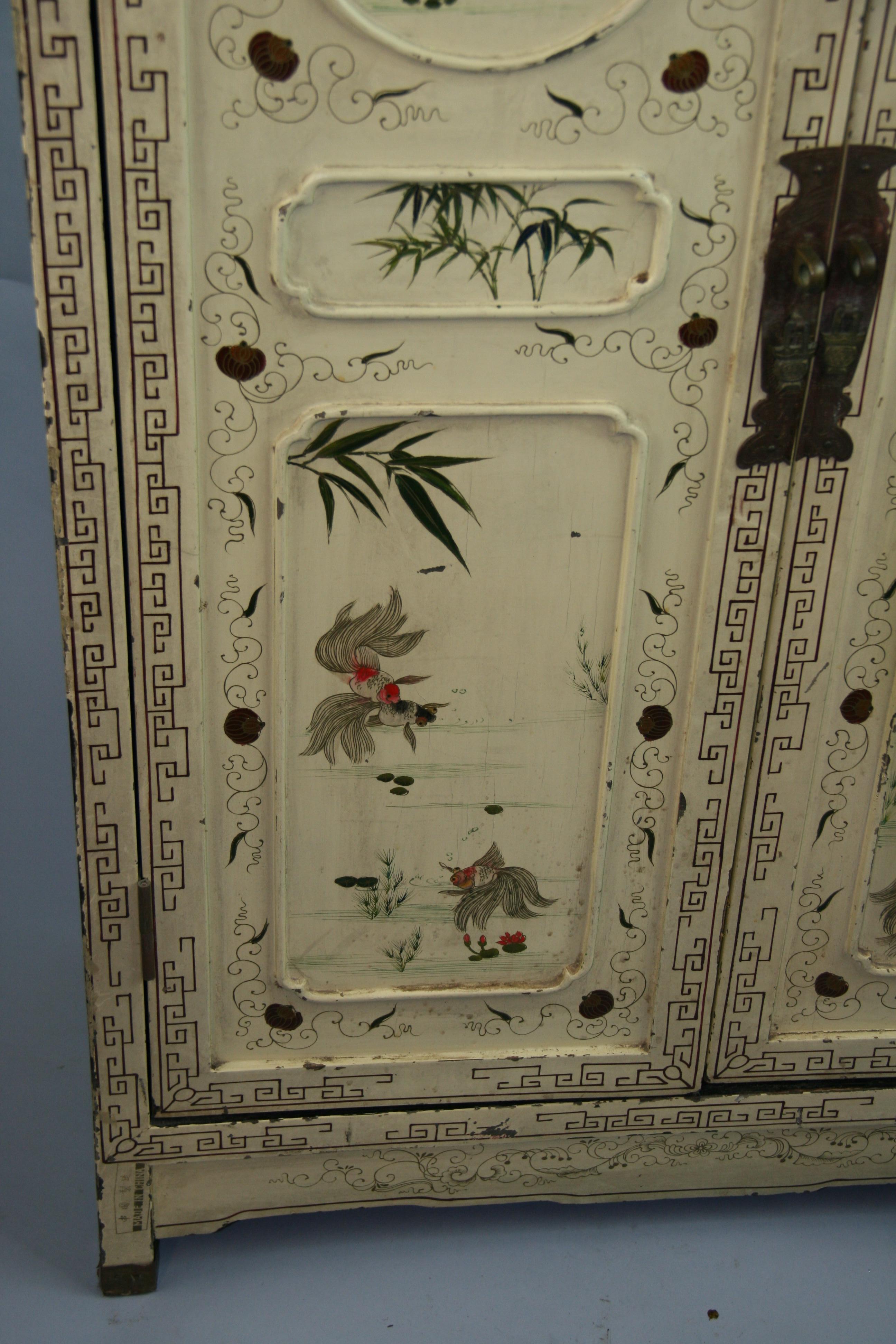 Chinoiserie Hand Painted Cabinet/Bar For Sale 3