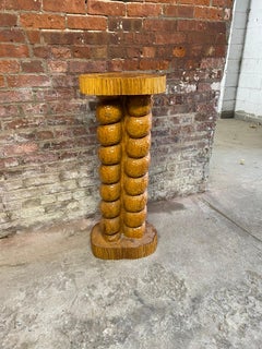 Piedistallo in legno a doppia bobina intagliato da Anthony Gennarelli