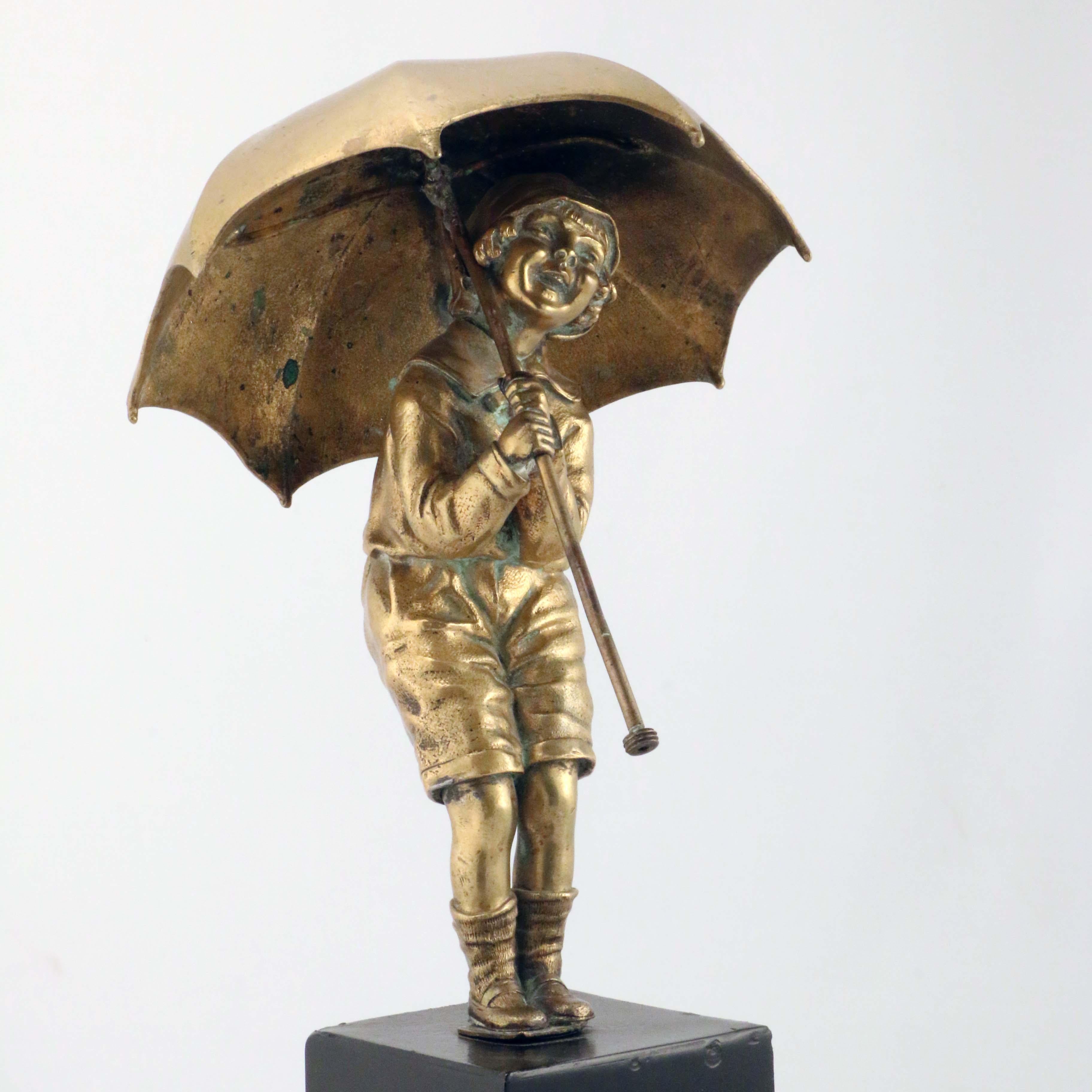 Chiparus Bronze Figure, Girl with Umbrella In Good Condition For Sale In Montreal, QC