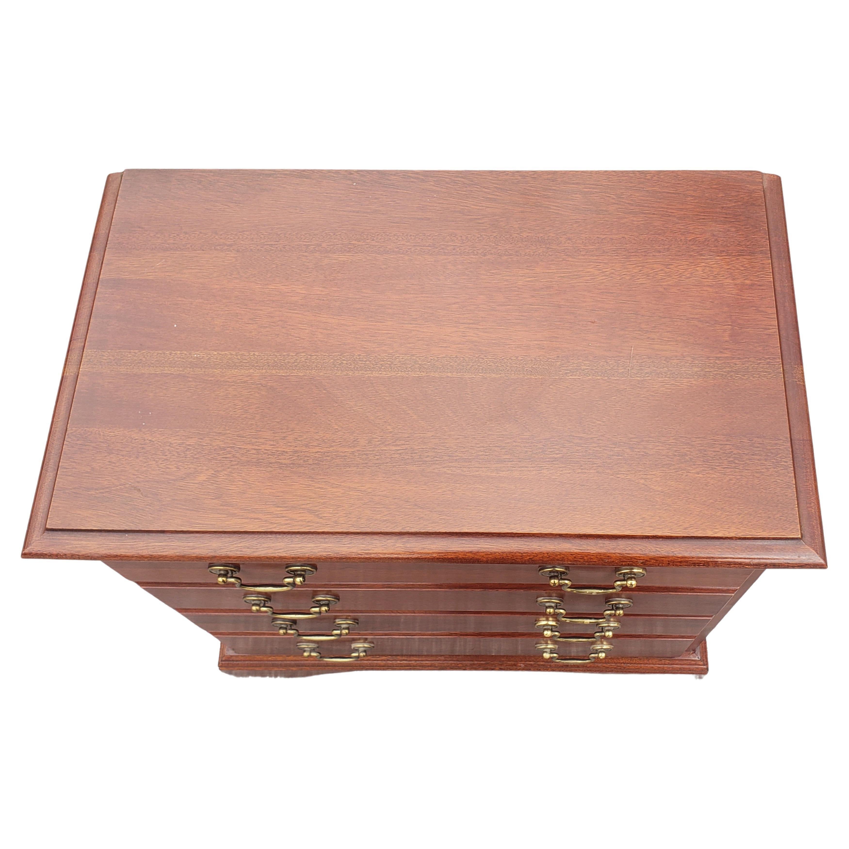 Woodwork Chippendale 4-Drawer Mahogany Bedside Commode Chest of Drawers For Sale