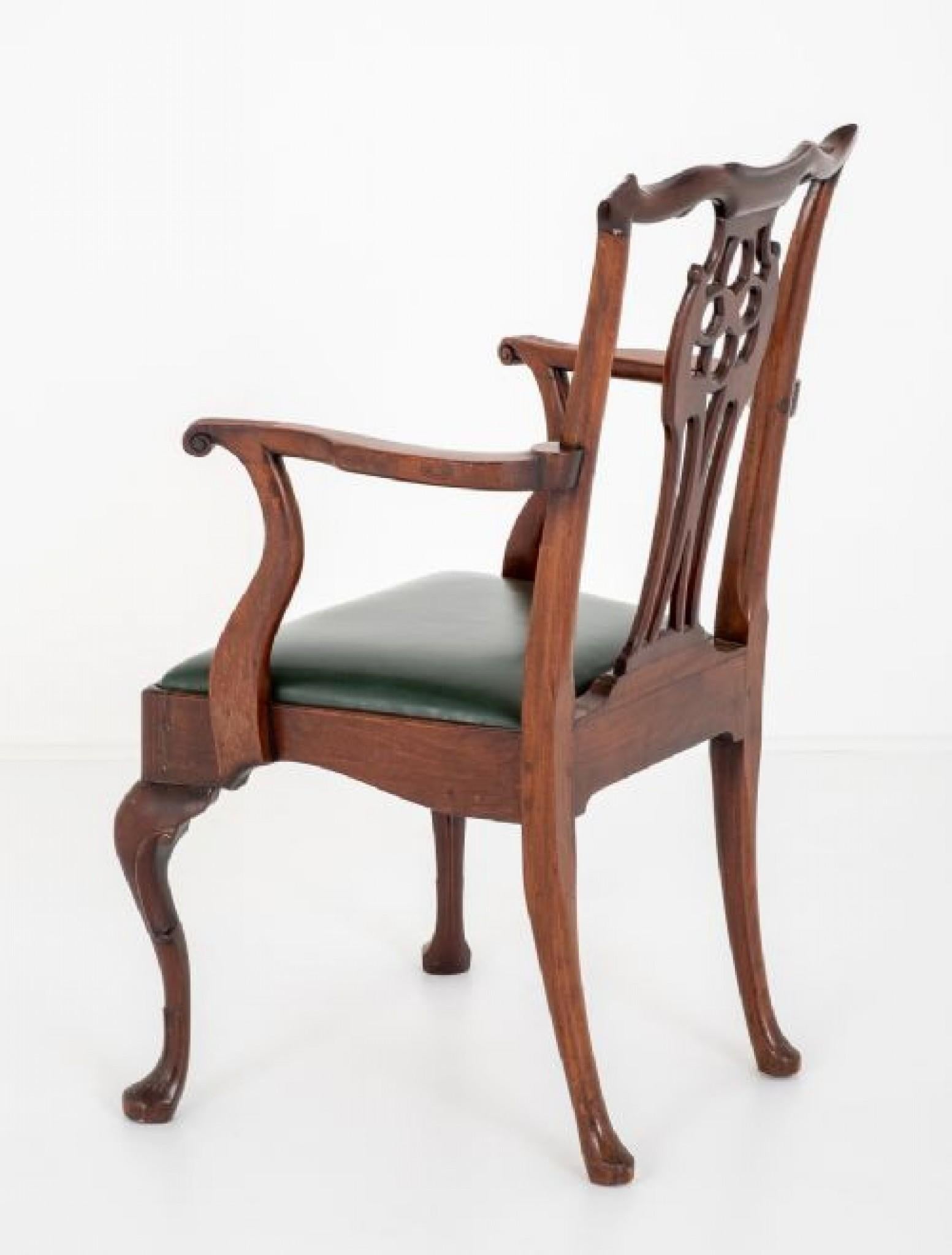 Poltrona Chippendale in mogano Carver Ball and Ball in vendita 4