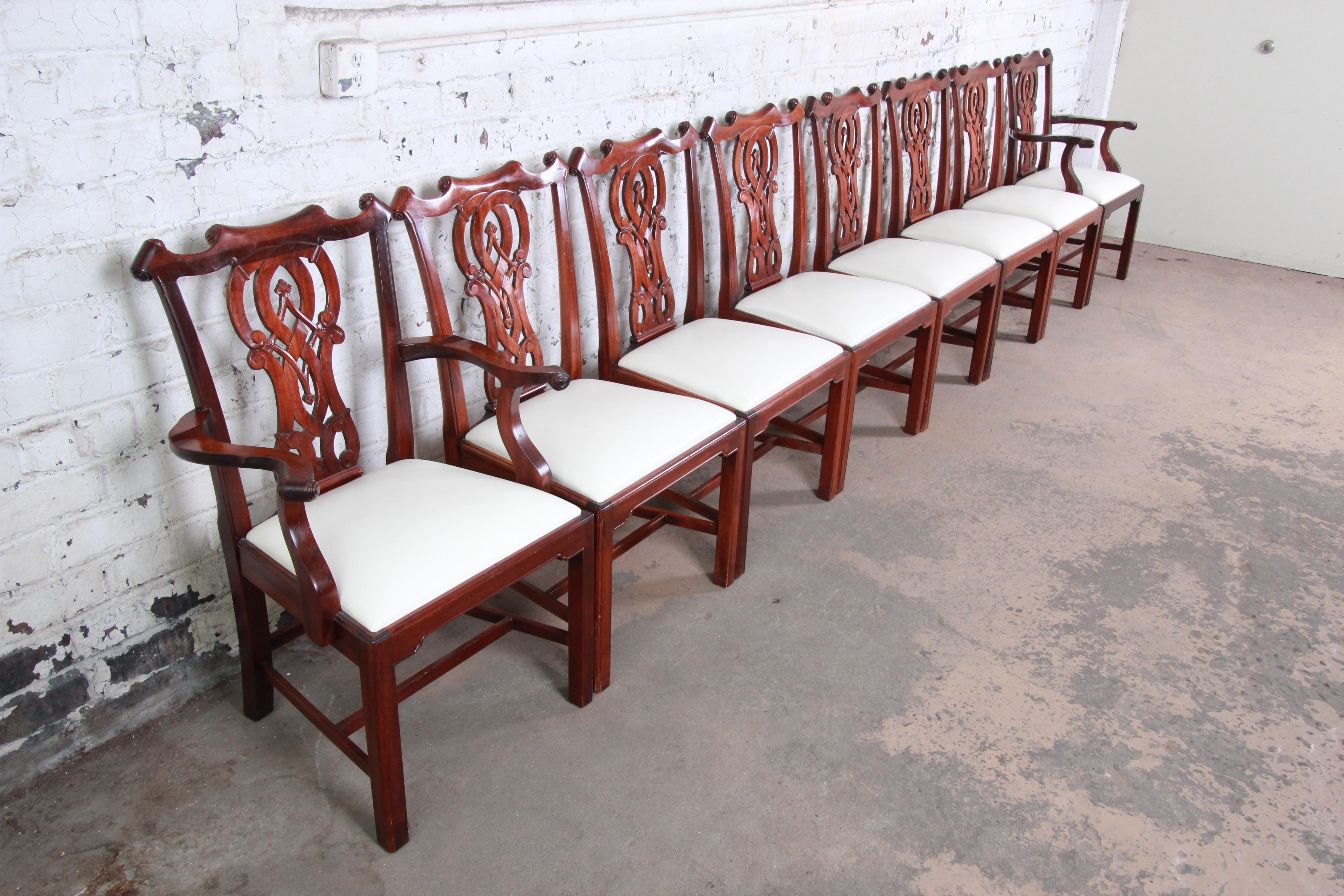 Chippendale Banded Mahogany Double Pedestal Dining Table with Eight Chairs 6