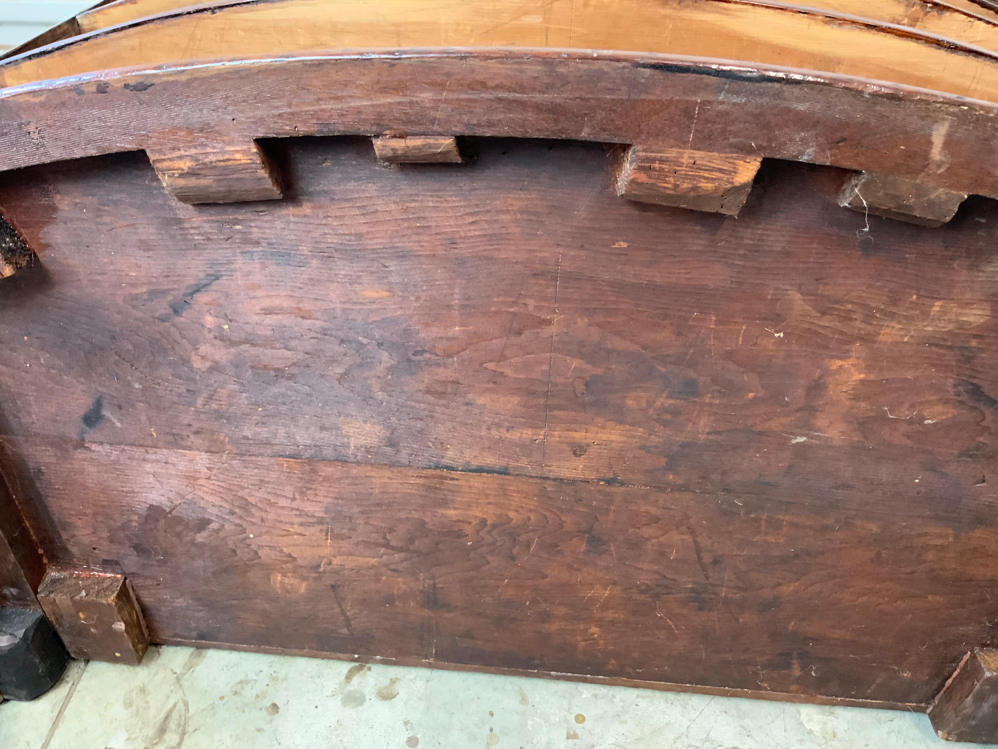 Cassapanca Chippendale Bow Front in vendita 4