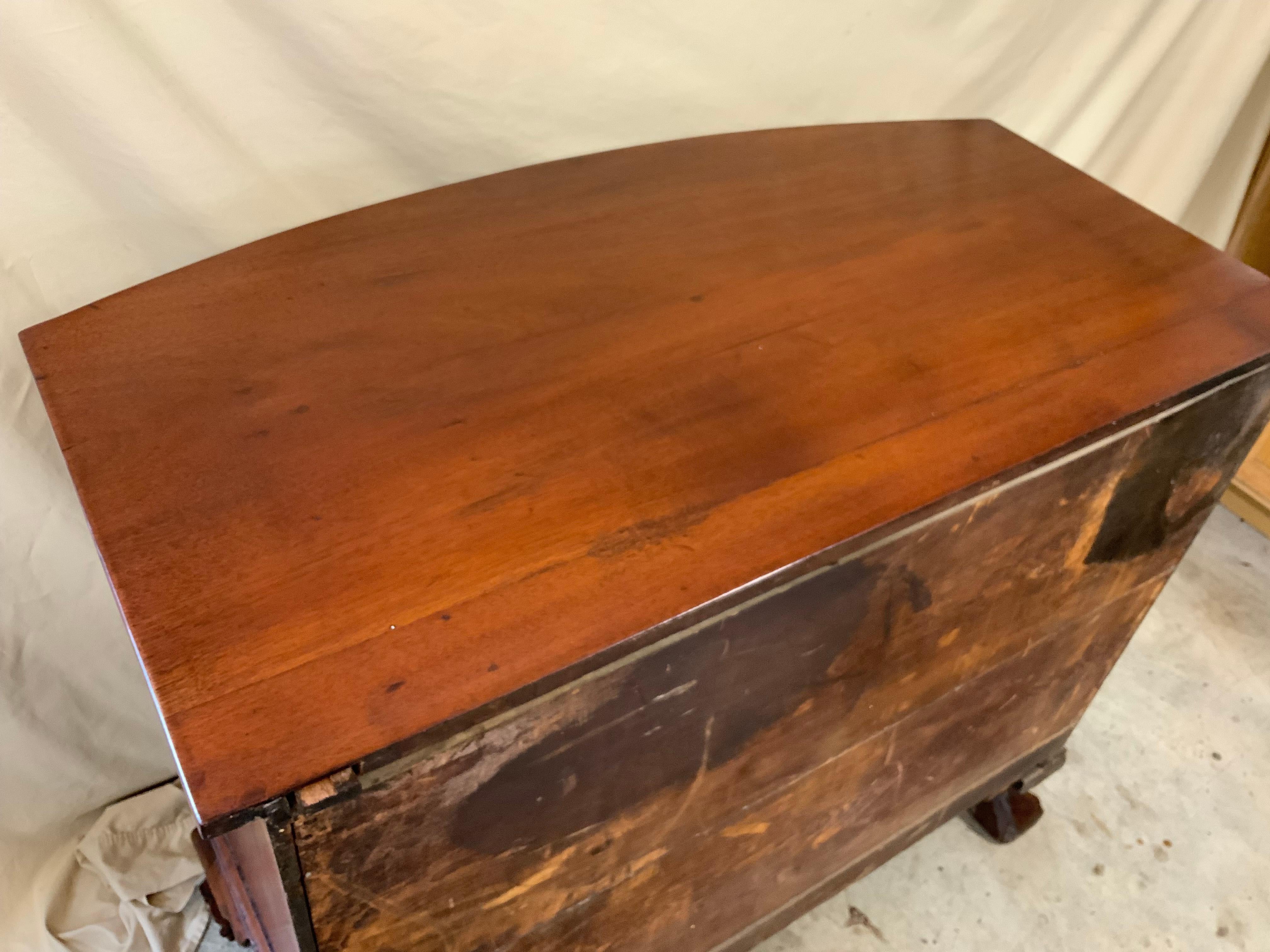 Chippendale Bow Front Chest In Good Condition For Sale In Bradenton, FL