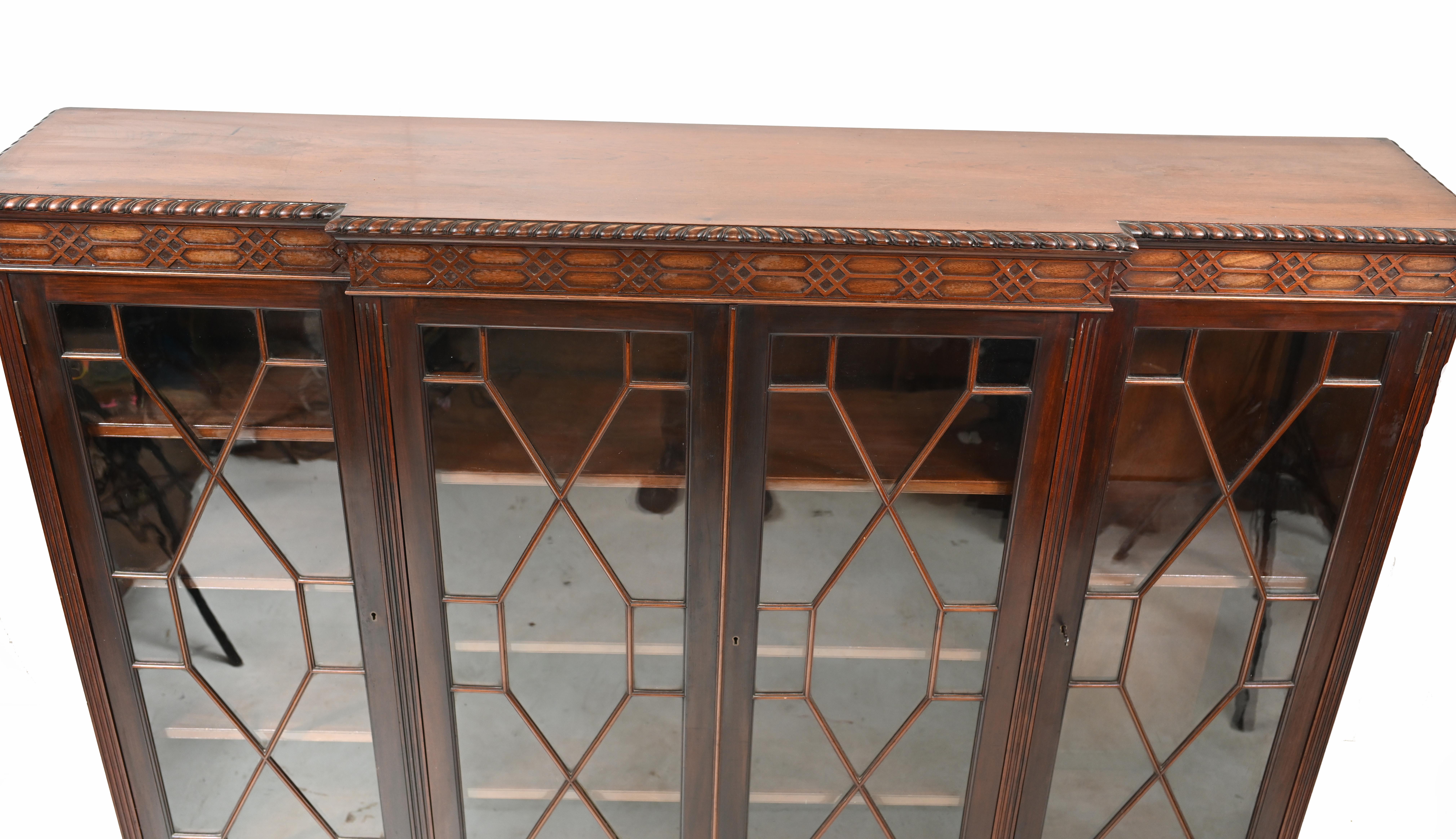 Early 20th Century Chippendale Cabinet Mahogany Breakfront Glass Fronted