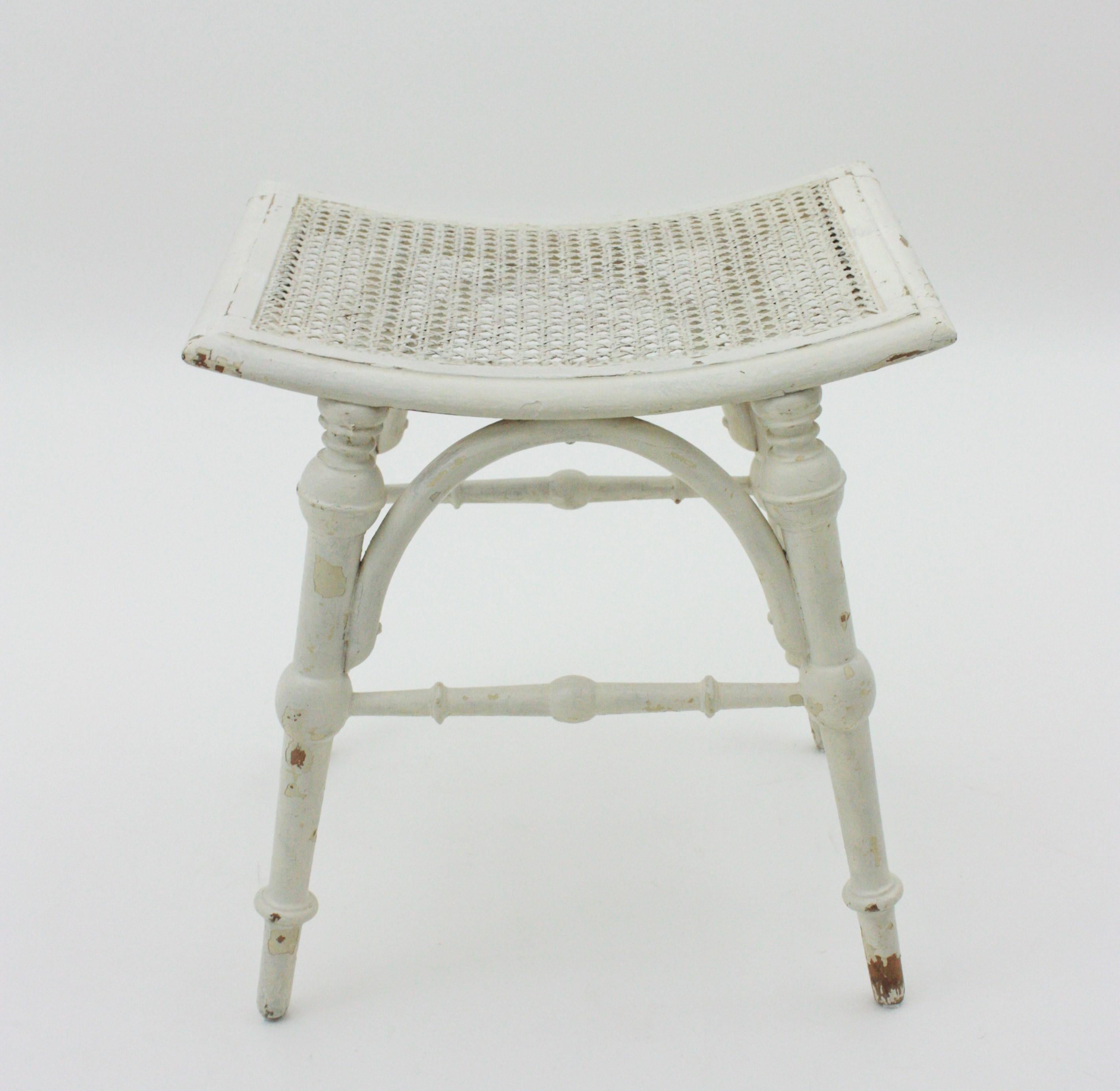 White Patinated Wood Stool with Cane Seat, Chippendale Style For Sale 3