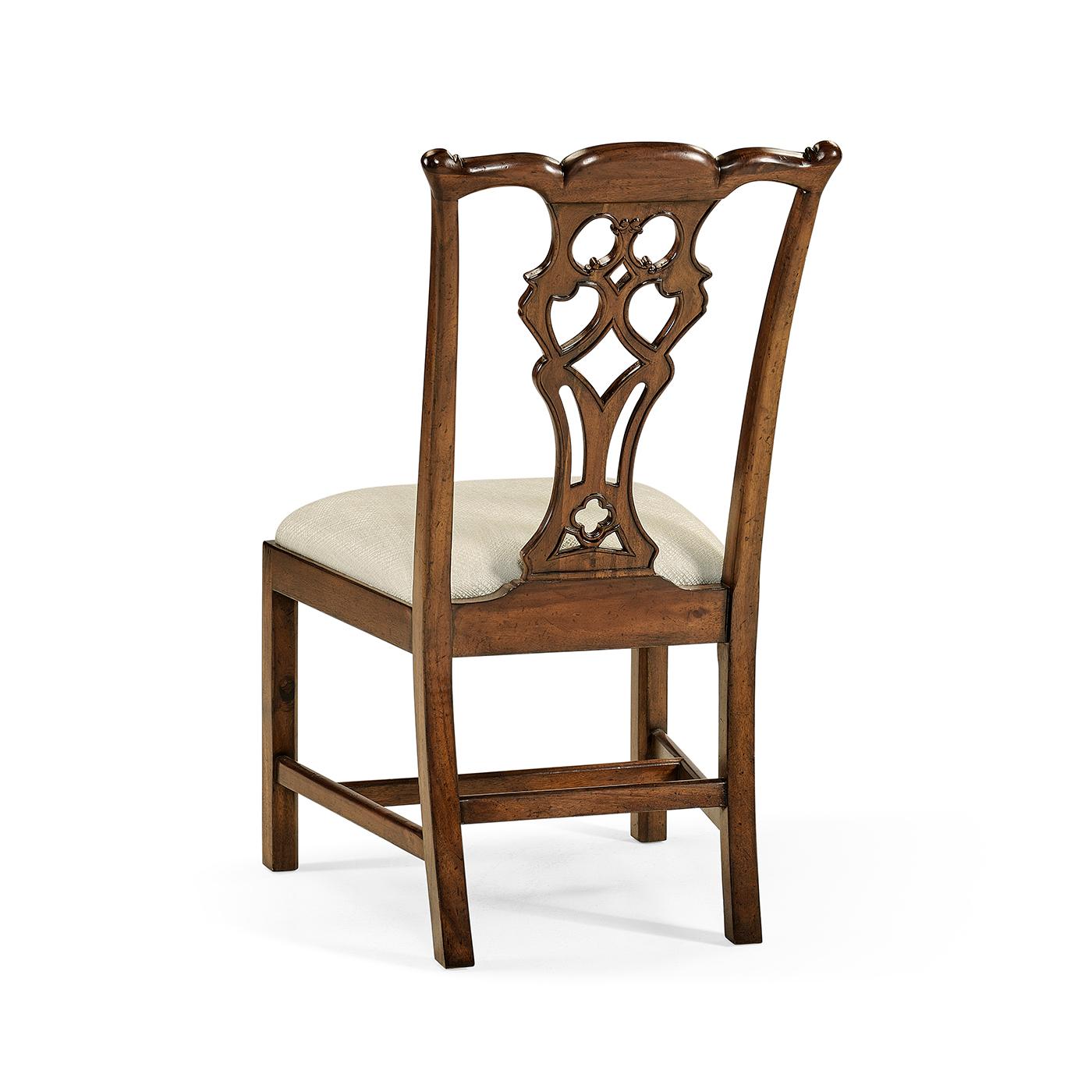 Chippendale-Esszimmerstühle aus geschnitztem Mahagoni (Set von 2) im Angebot 2