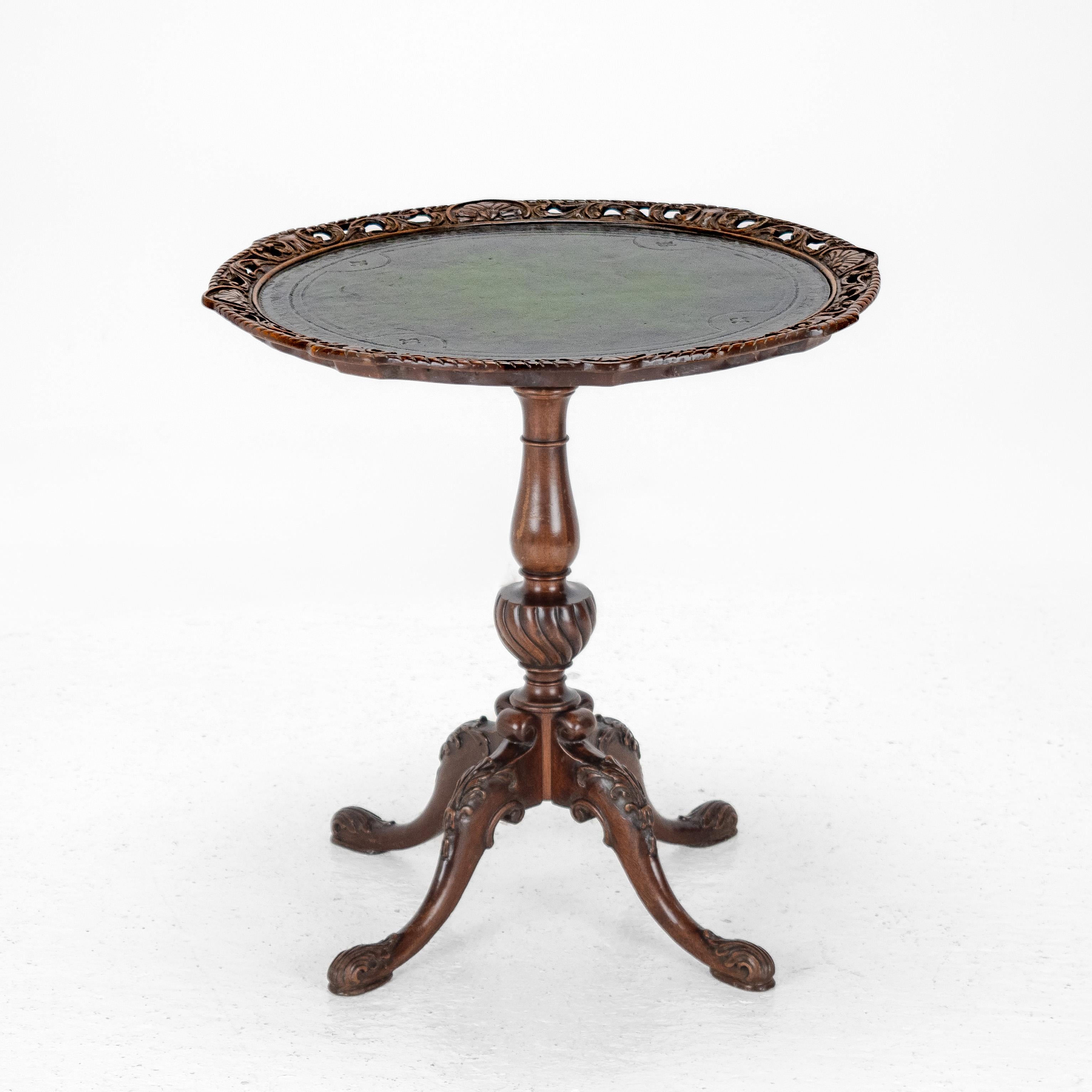 English Chippendale Carved Walnut with Leather Top Table, Late c19th (Victorian, Tripod) For Sale