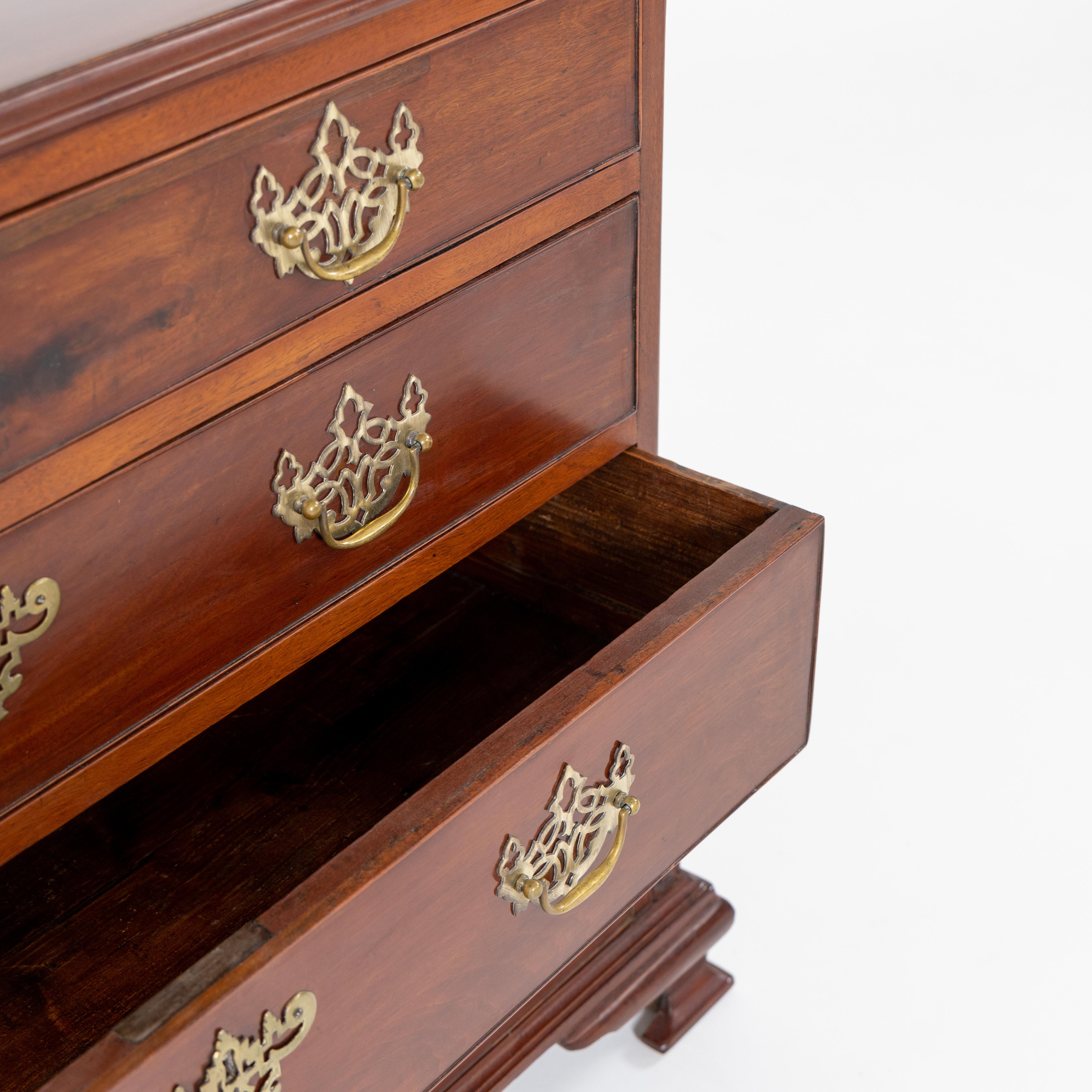 Chippendale Chest of Drawers, England, Early 19th Century For Sale 2