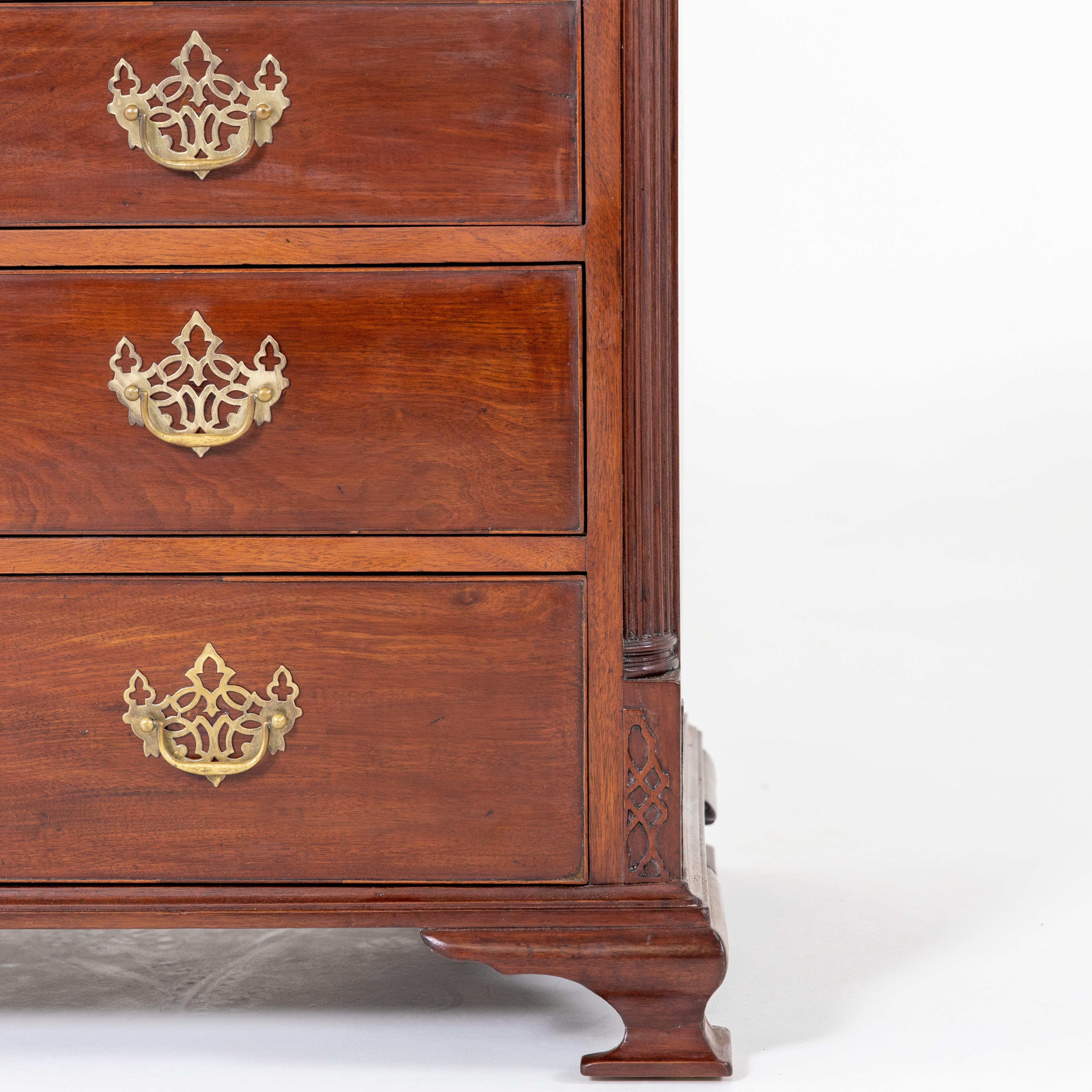 Chippendale Chest of Drawers, England, Early 19th Century For Sale 3