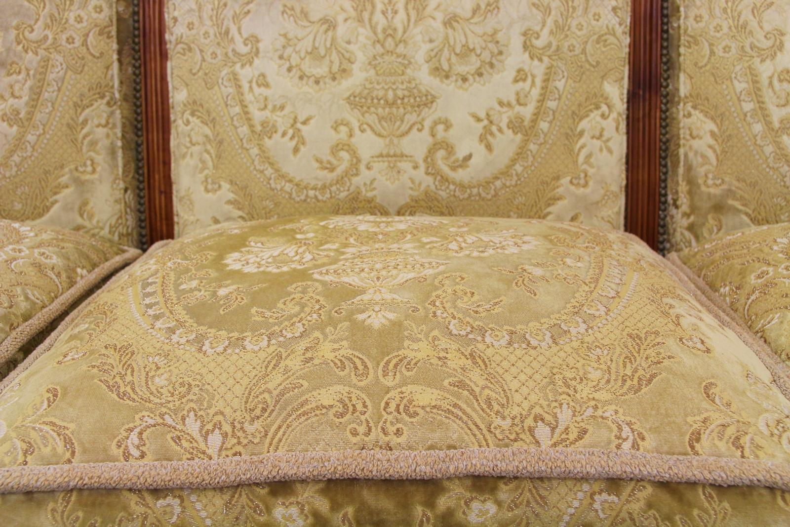 Late 20th Century Chippendale Chesterfield Sofa Couch Armchair Baroque Antique Baroque For Sale