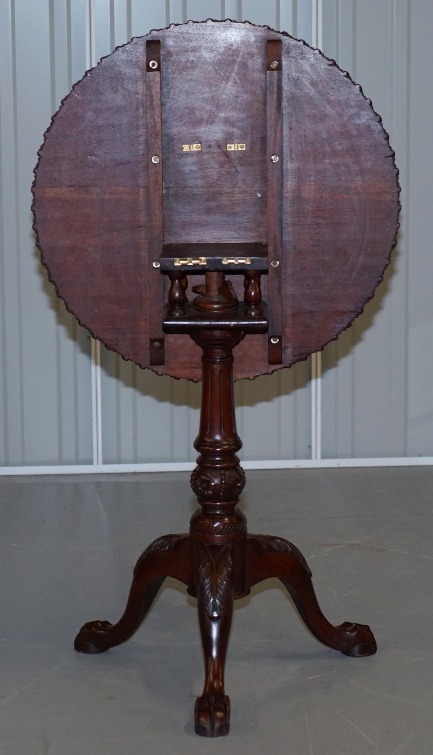 Table Chippendale à griffes & Pieds à boule Style 18e siècle Table tripode à plateau inclinable Cage à oiseaux en vente 8