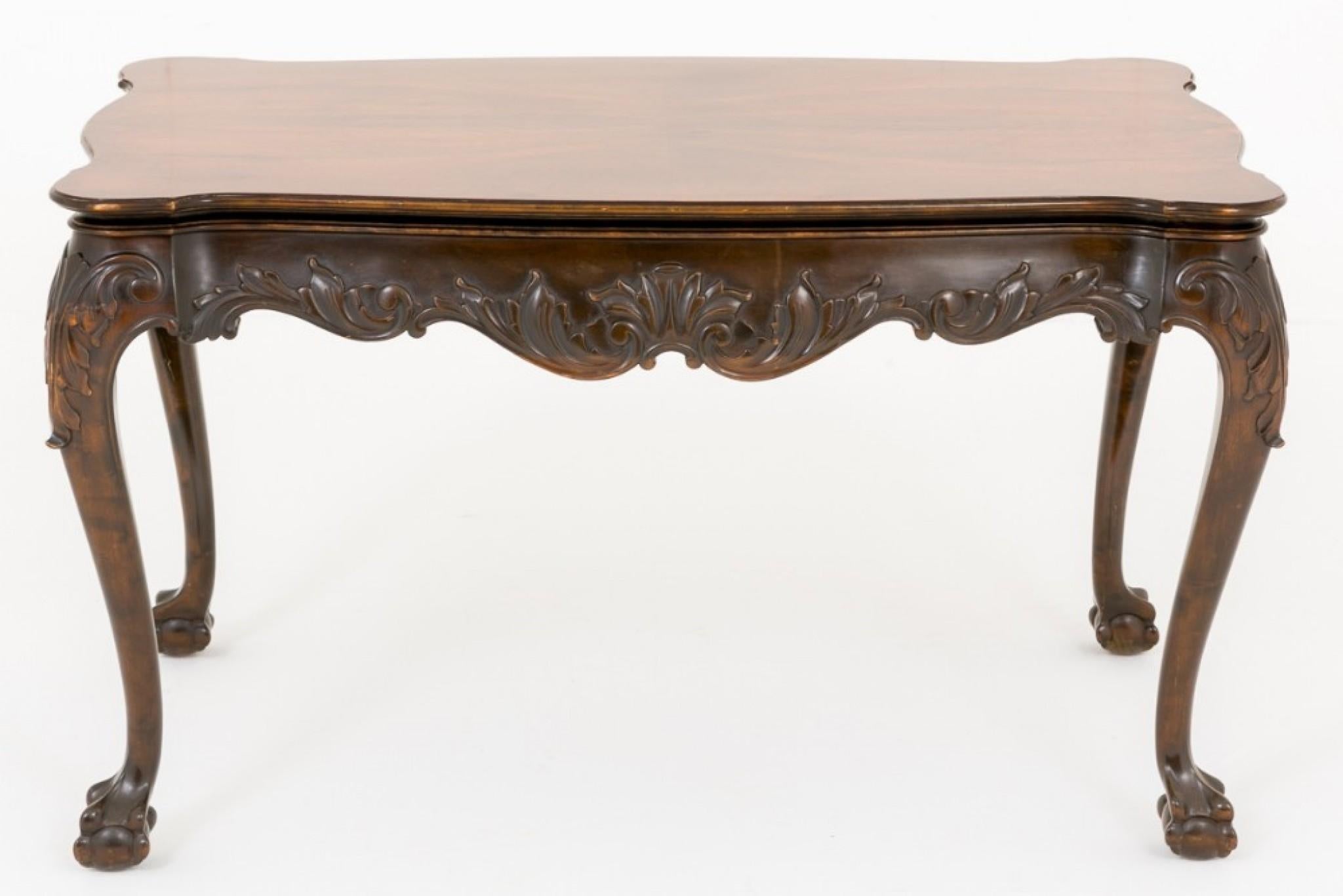 Early 20th Century Chippendale Coffee Table in Mahogany