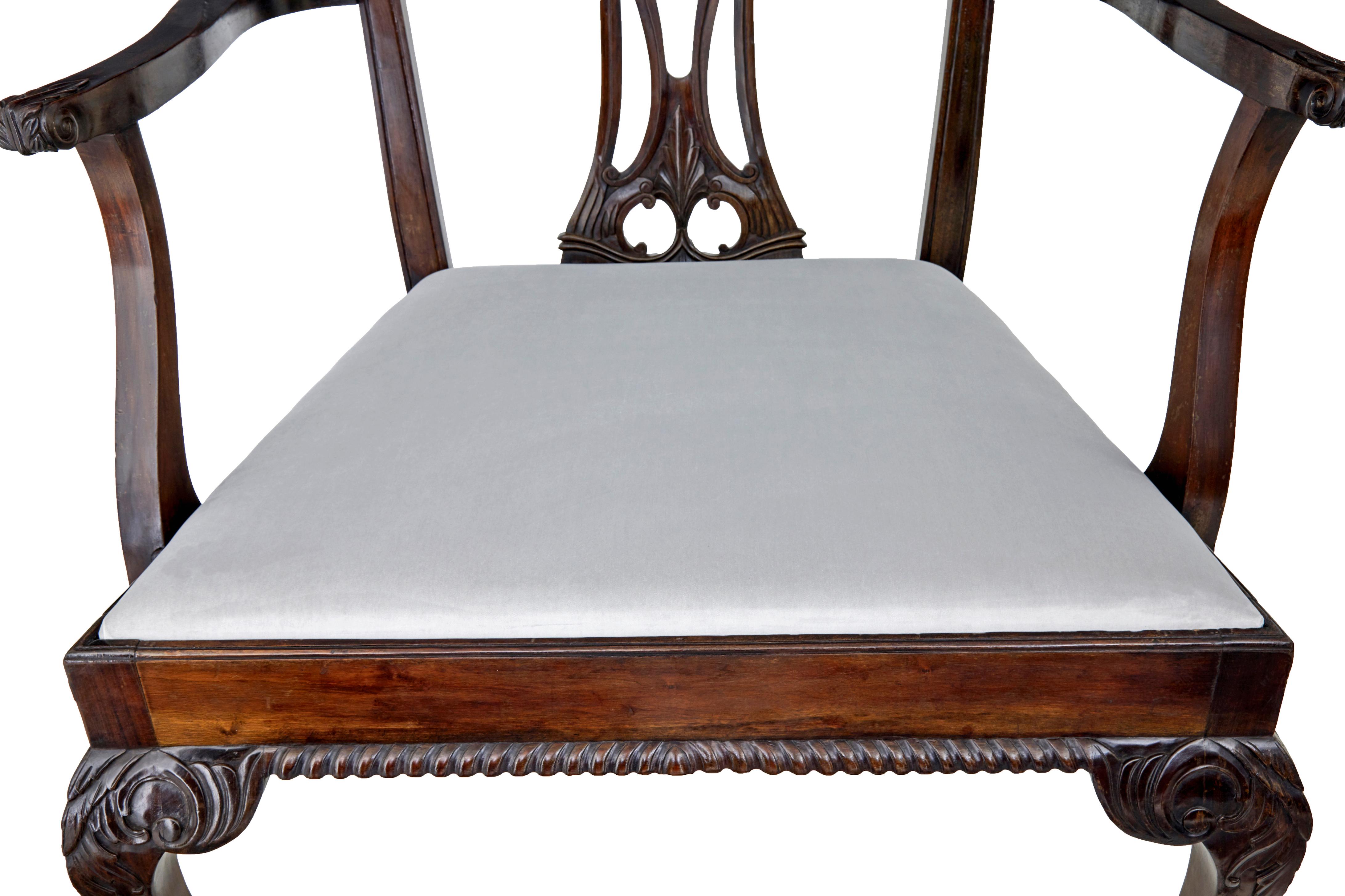 Sedia da pranzo di design Chippendale di grandi proporzioni da esposizione in vendita 4