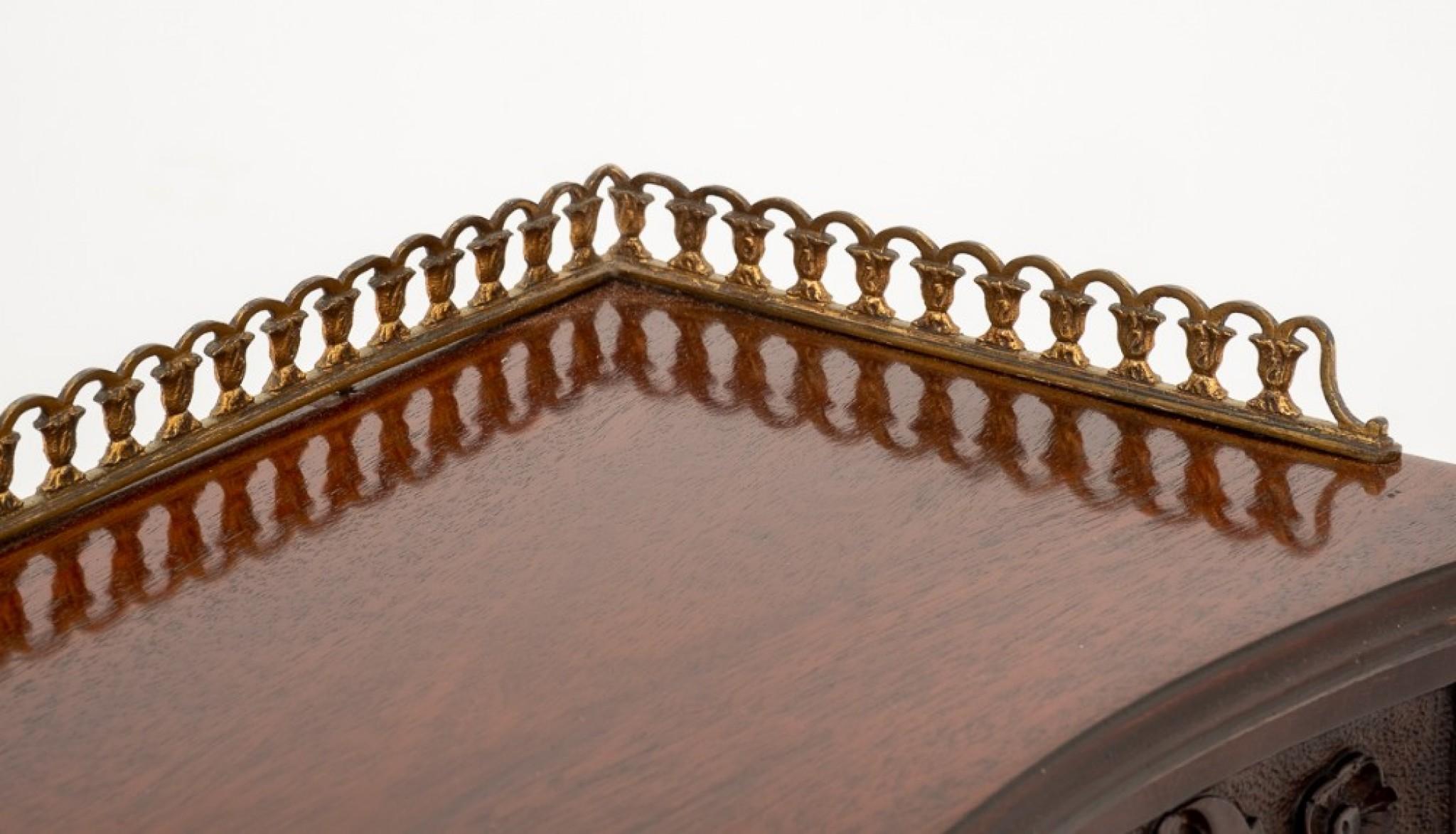 Acajou Bureau Chippendale - Table à écrire en acajou antique de 1890 en vente
