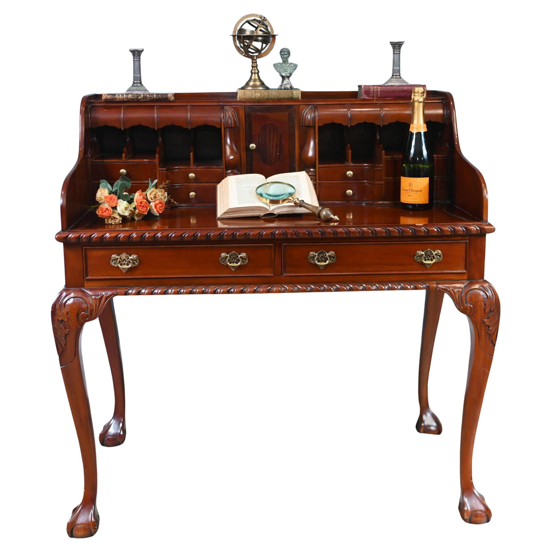 Scrivania Chippendale Tavolo da scrittura in mogano Bureau