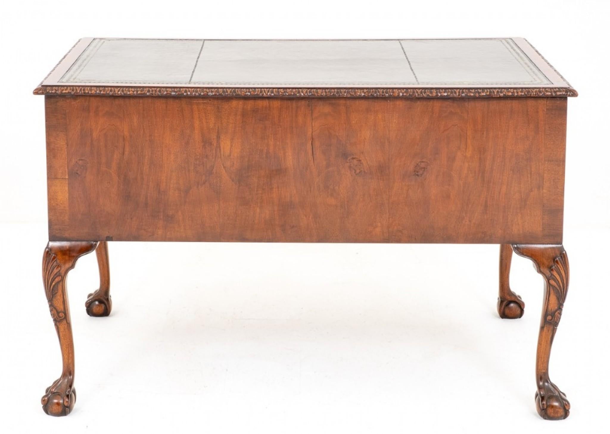 Chippendale Desk Writing Table Walnut Antique In Good Condition For Sale In Potters Bar, GB