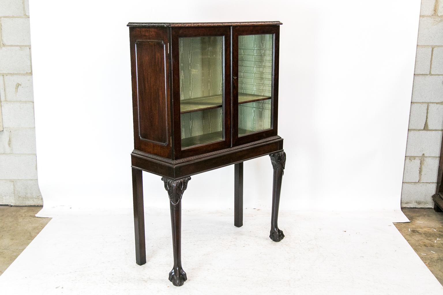 Chippendale Display/Book Case 4