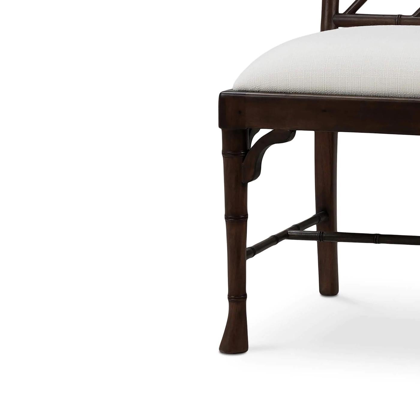 XXIe siècle et contemporain Chaise de salle à manger Chippendale en faux bambou (ensemble de 2) en vente