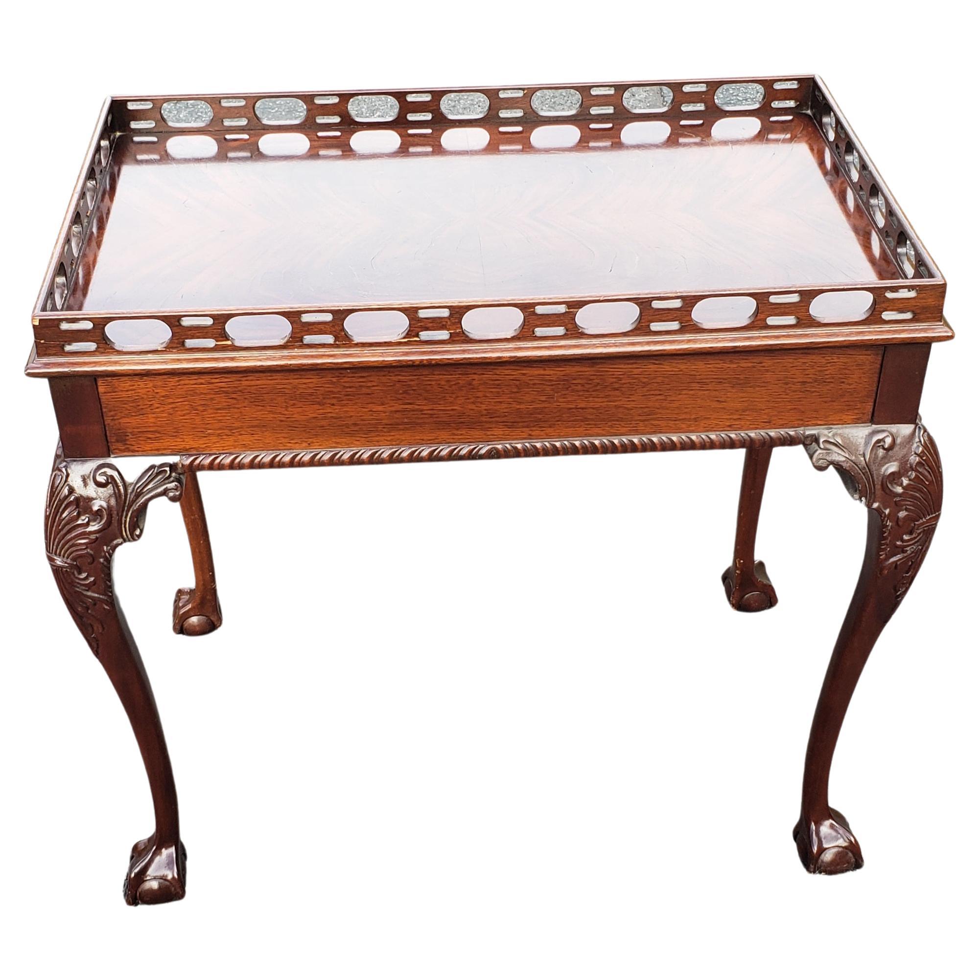 Sculpté Chippendale Flame Mahogany Ball & Claw Tea Table with Pierced Gallery en vente