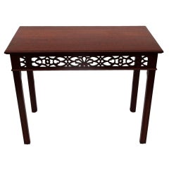 Table console Chippendale ajourée par Bartley