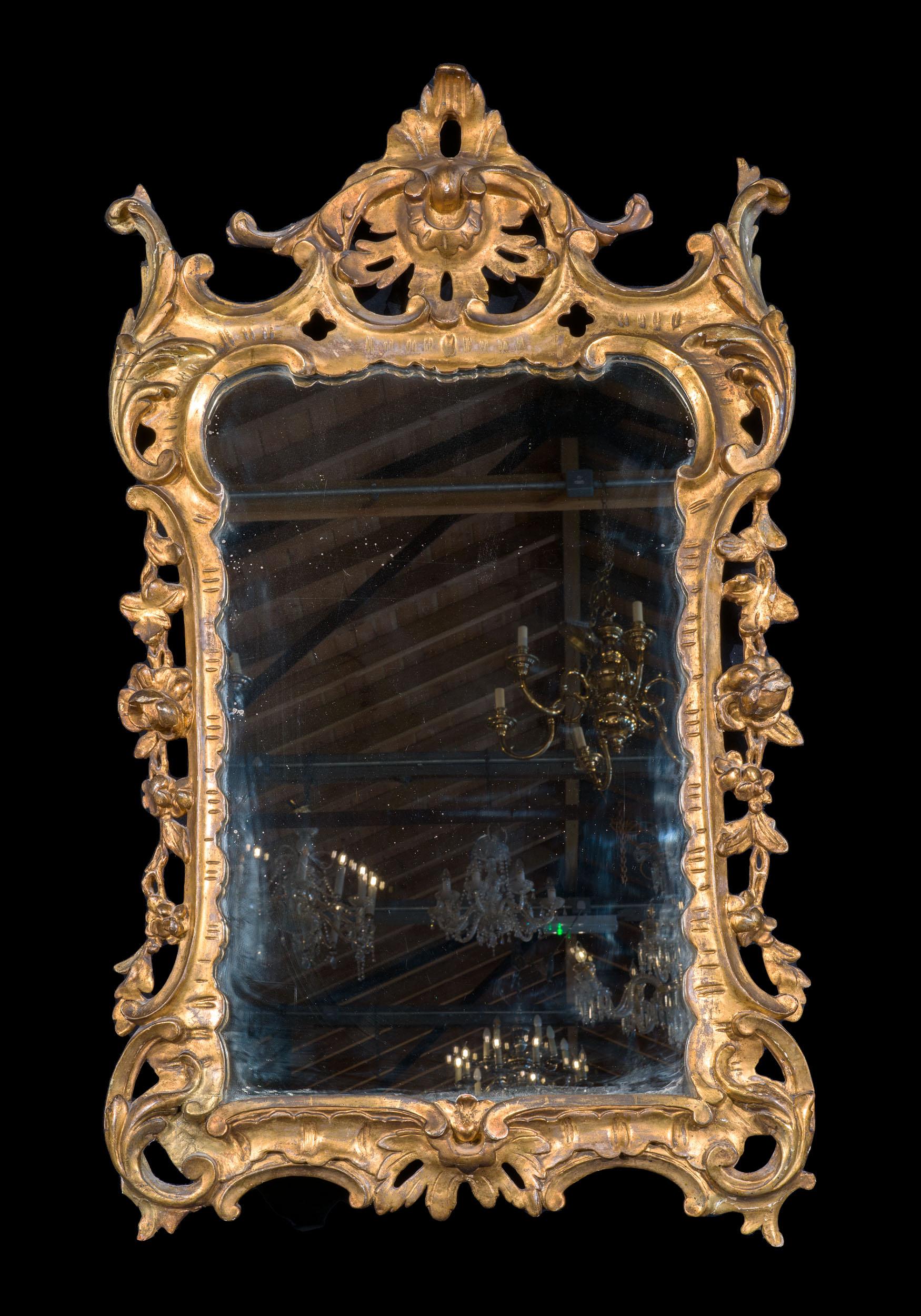 18th Century Chippendale George III Gilt Wall Mirror For Sale
