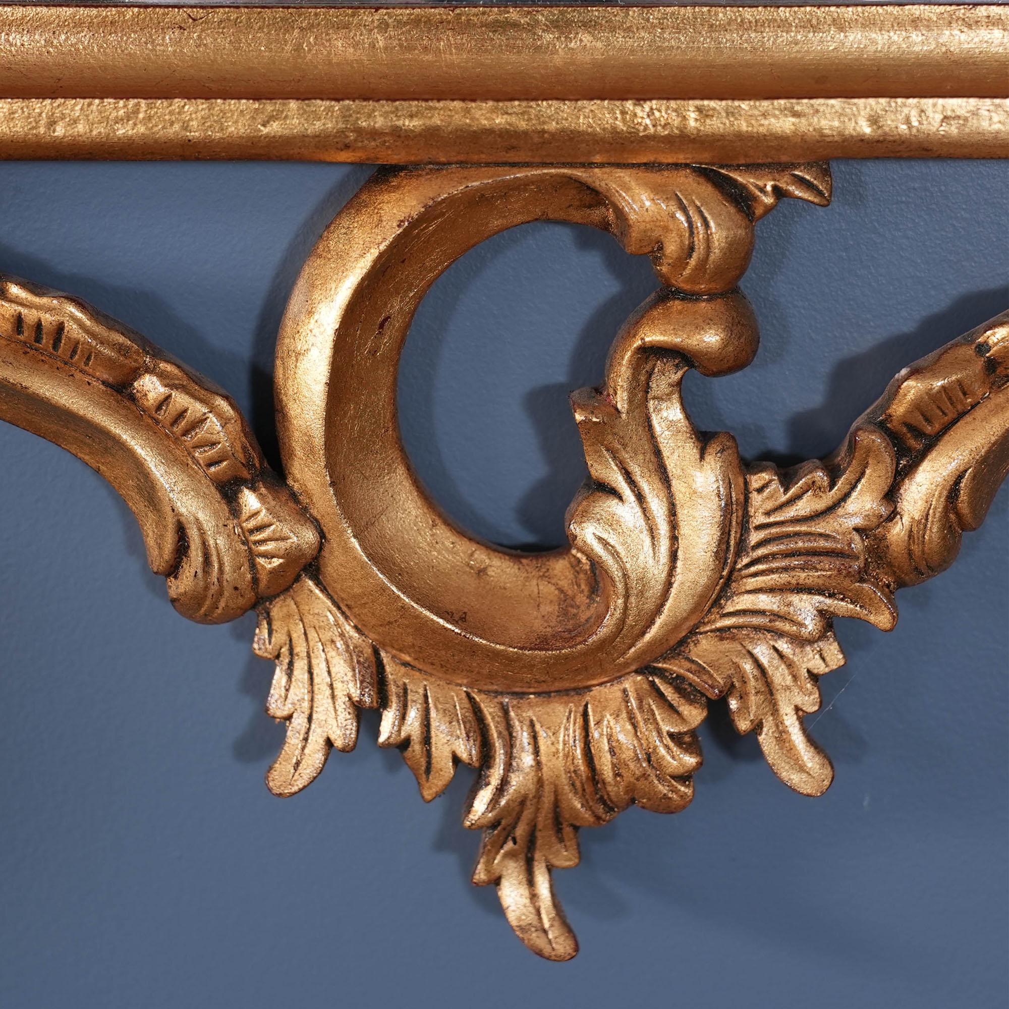 Sculpté à la main Miroir Chippendale à feuilles d'or en vente