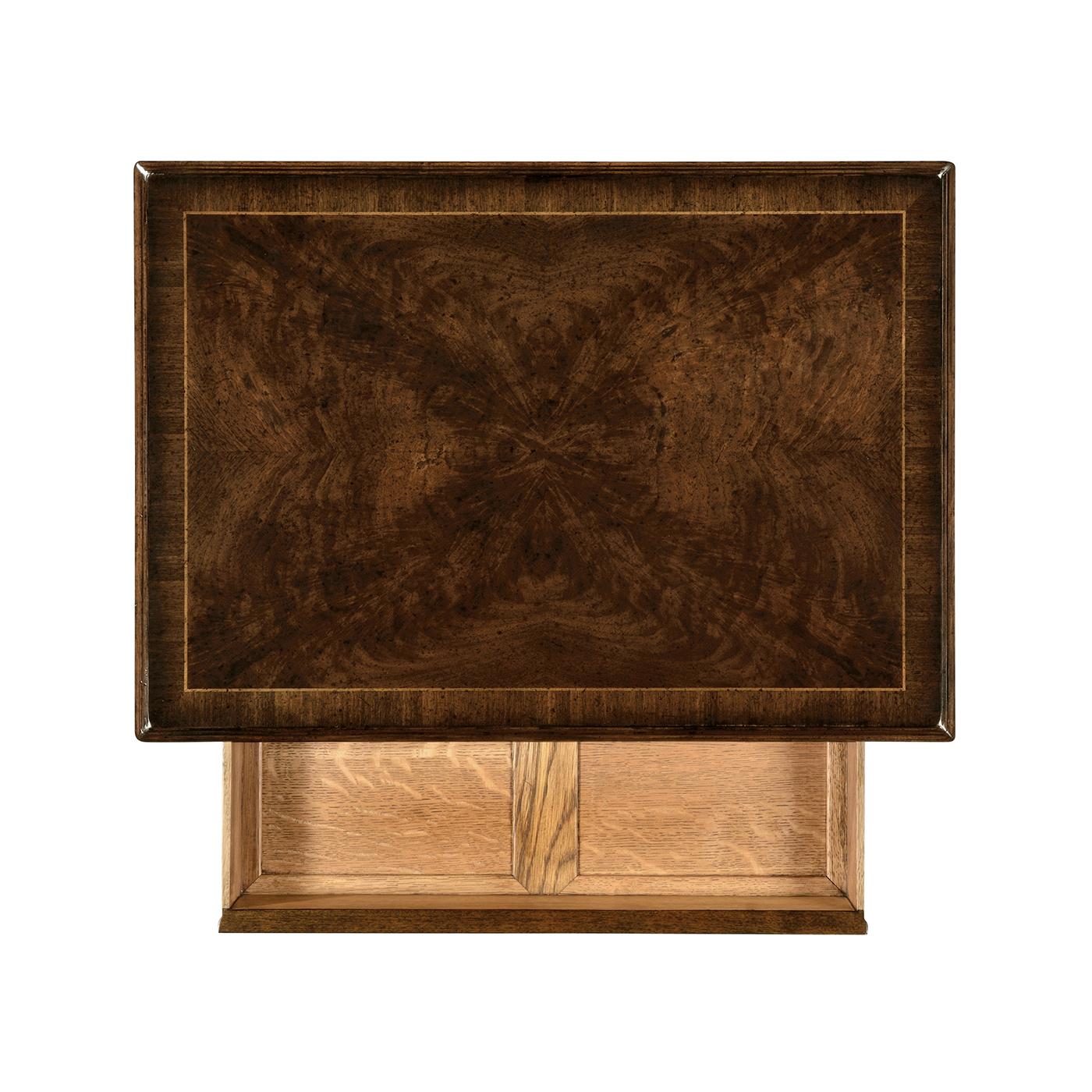 XXIe siècle et contemporain Table d'appoint gothique Chippendale en vente