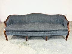 Von Chippendale inspiriertes Serpentine-Camelback-Sofa von Hickory Chair