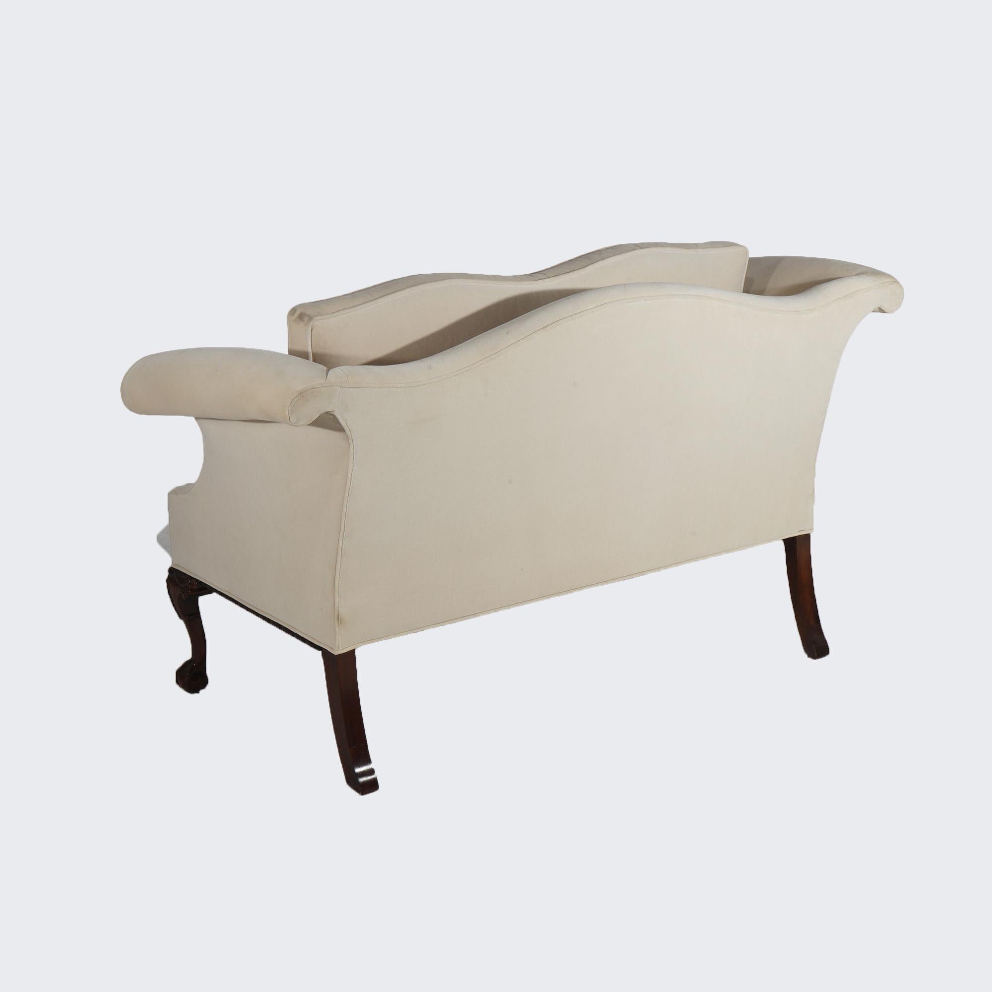 Sofá con respaldo de camello tapizado en madera de Southwood, inspirado en Chippendale (s. XX) en venta 6