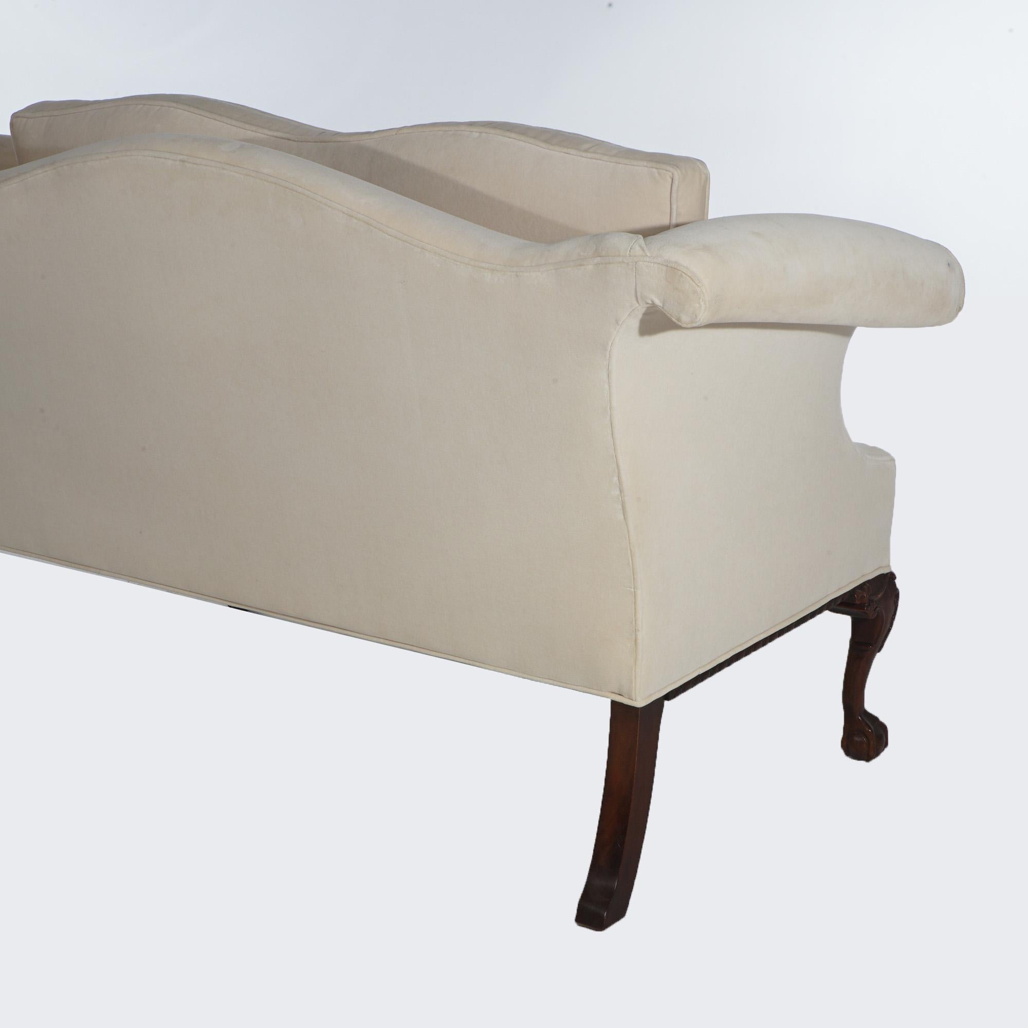 Sofá con respaldo de camello tapizado en madera de Southwood, inspirado en Chippendale (s. XX) en venta 7