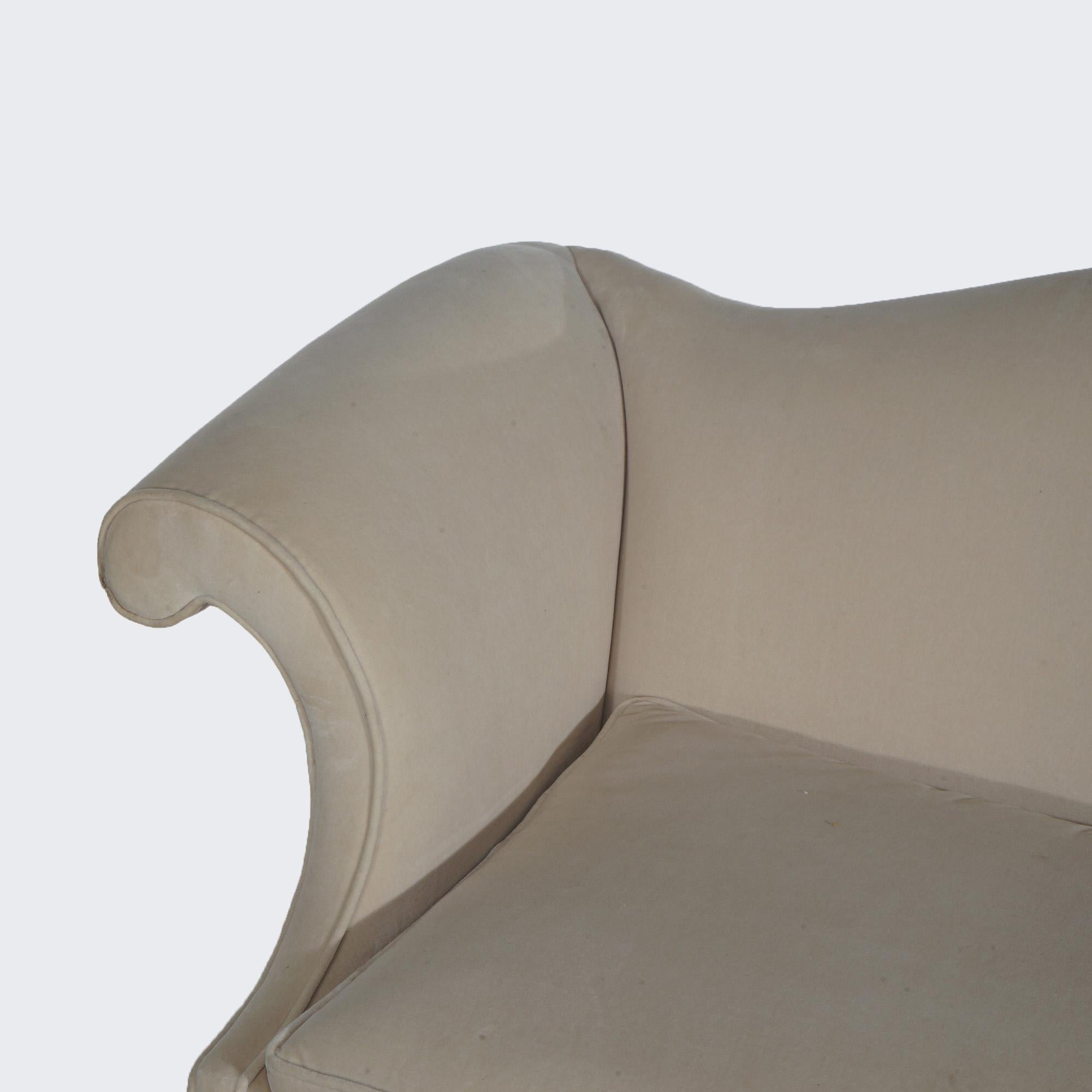 Sofá con respaldo de camello tapizado en madera de Southwood, inspirado en Chippendale (s. XX) en venta 1