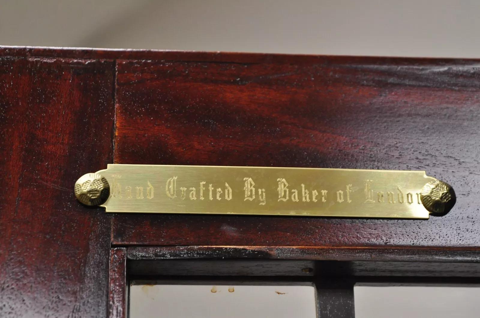 Meuble de rangement Chippendale en acajou avec façade en forme de boule et de griffes par Baker of London en vente 4