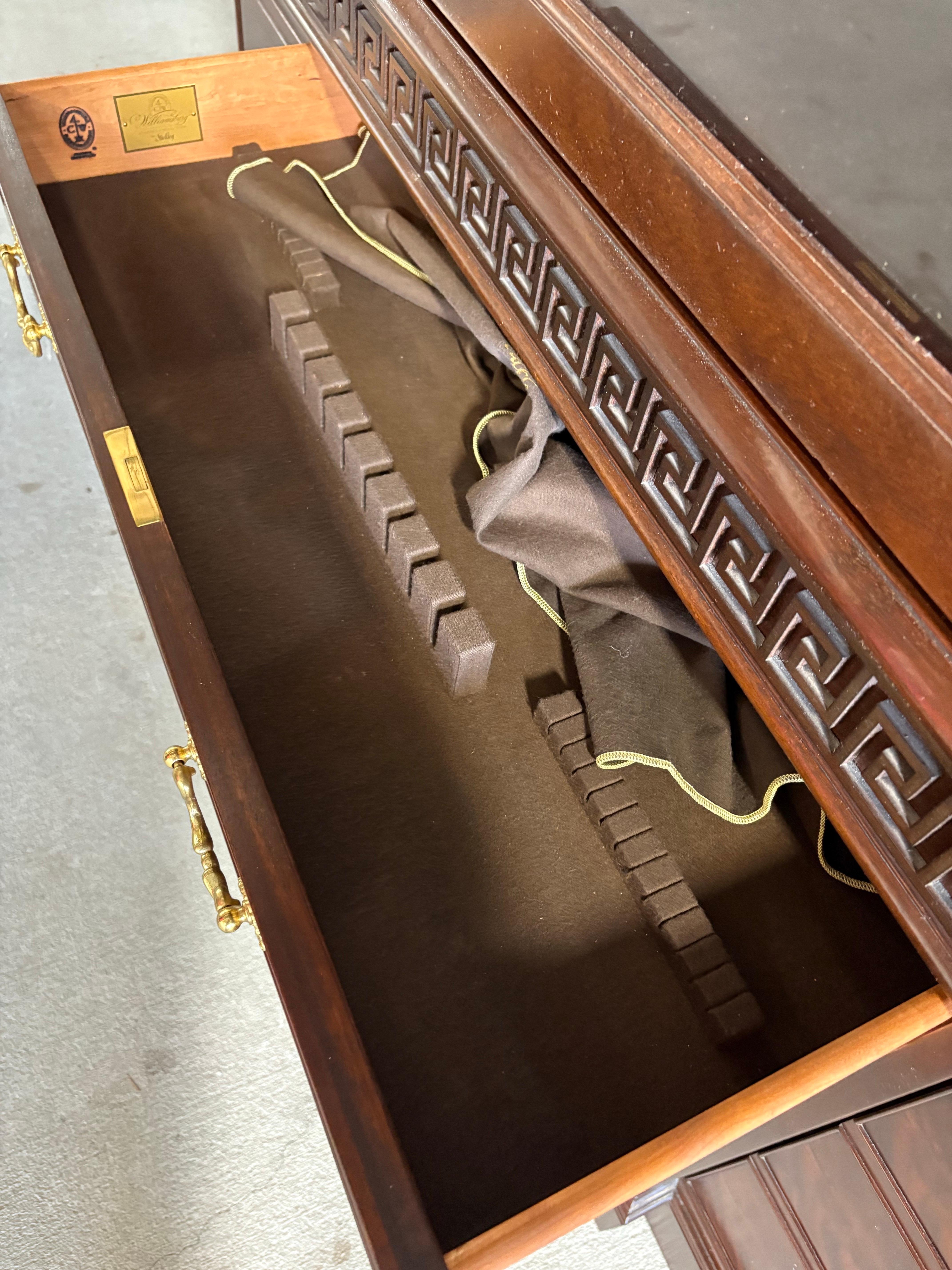Chippendale Breakfront in mogano di Stickley, 20