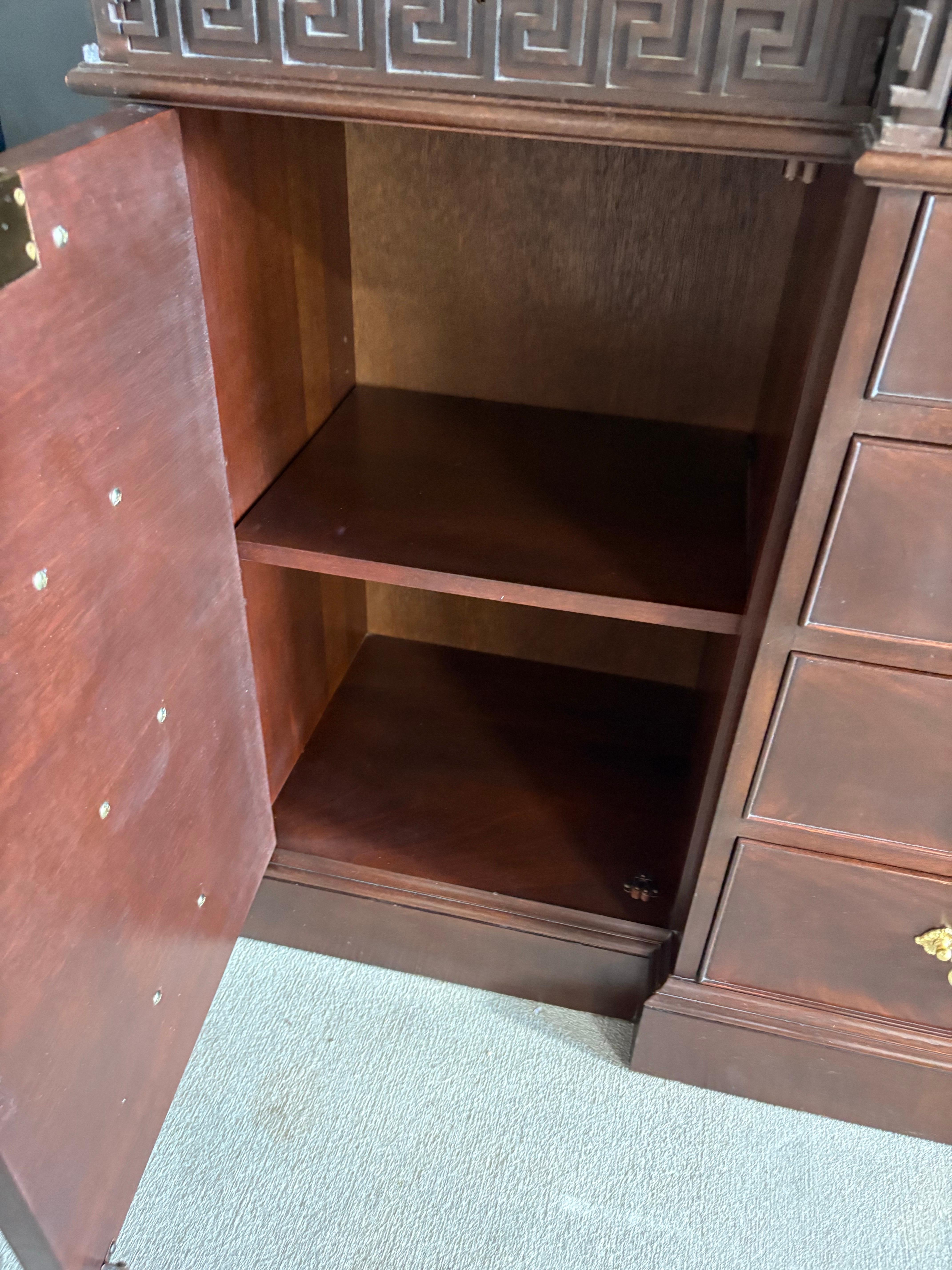 Chippendale Breakfront in mogano di Stickley, 20