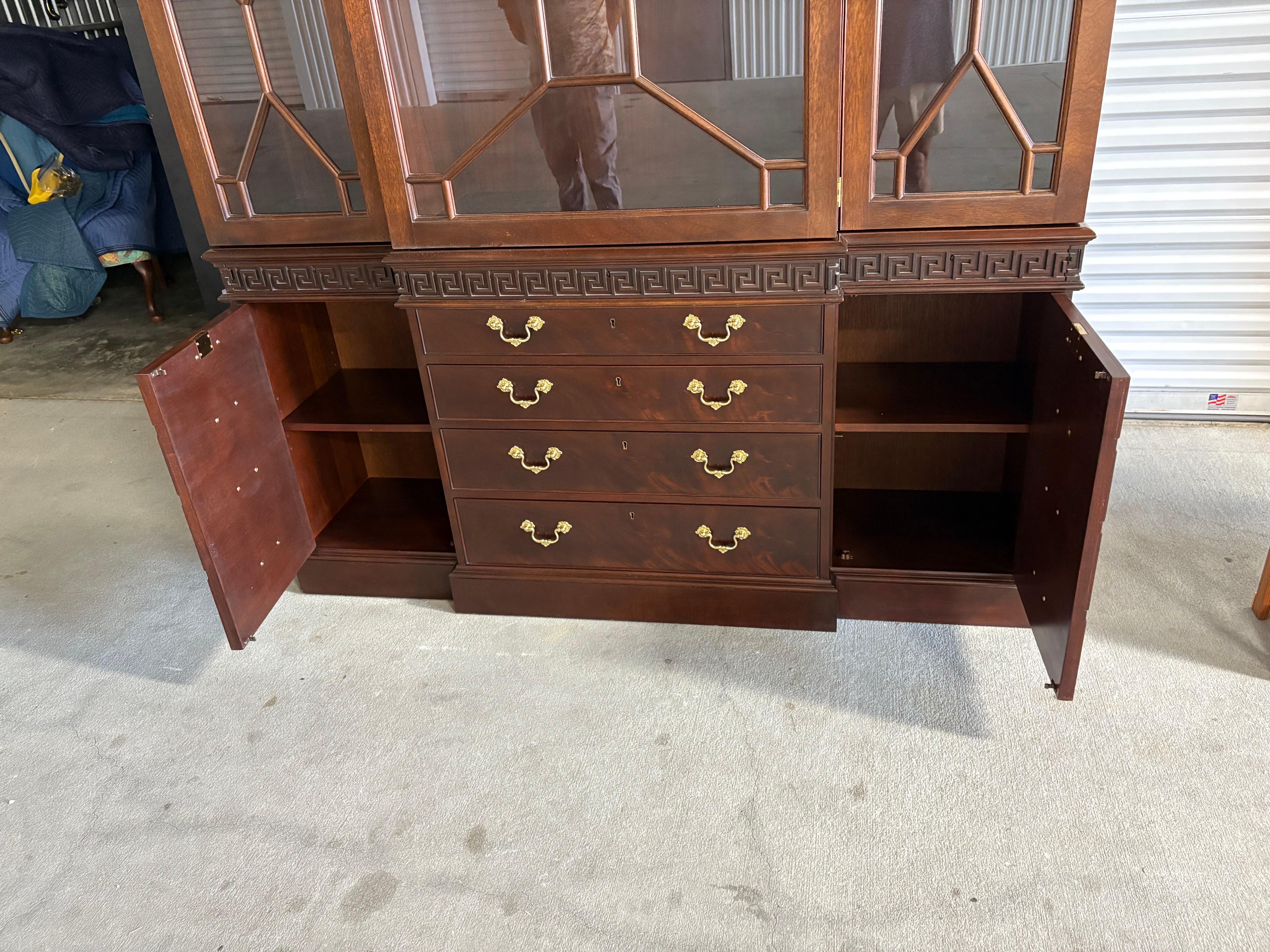 Chippendale Breakfront in mogano di Stickley, 20
