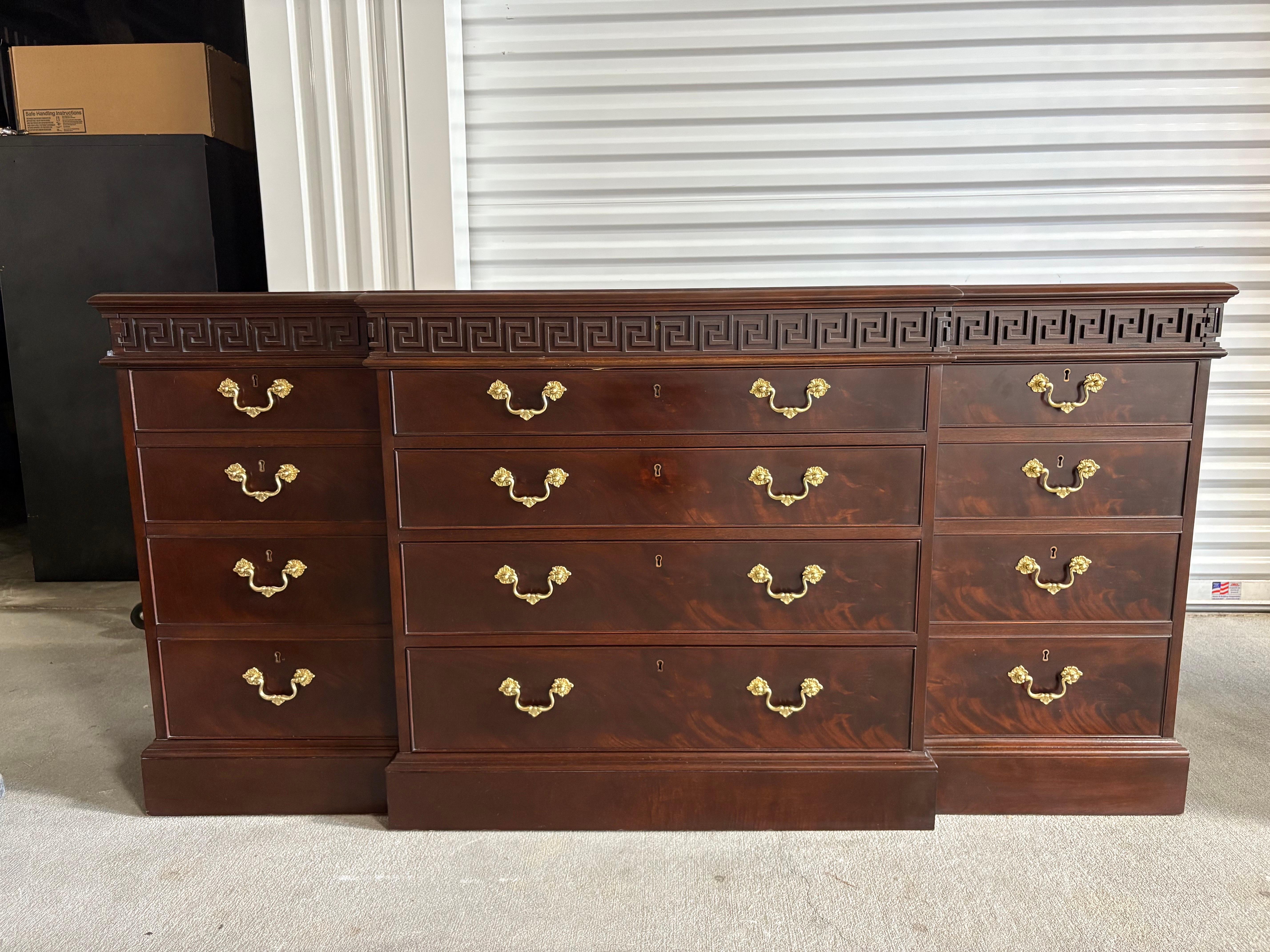 Chippendale Breakfront in mogano di Stickley, 20