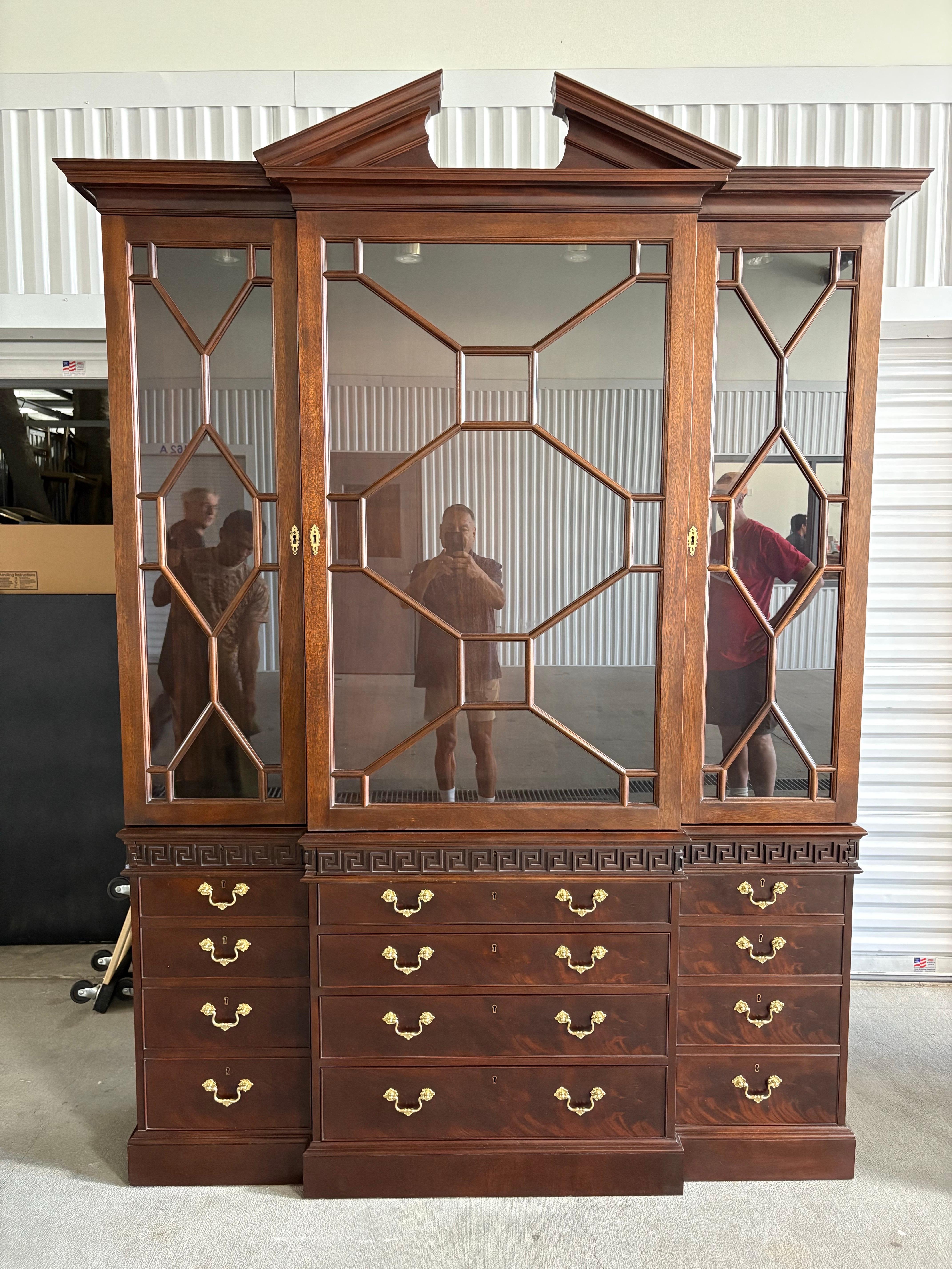 Mogano Chippendale Breakfront in mogano di Stickley, 20