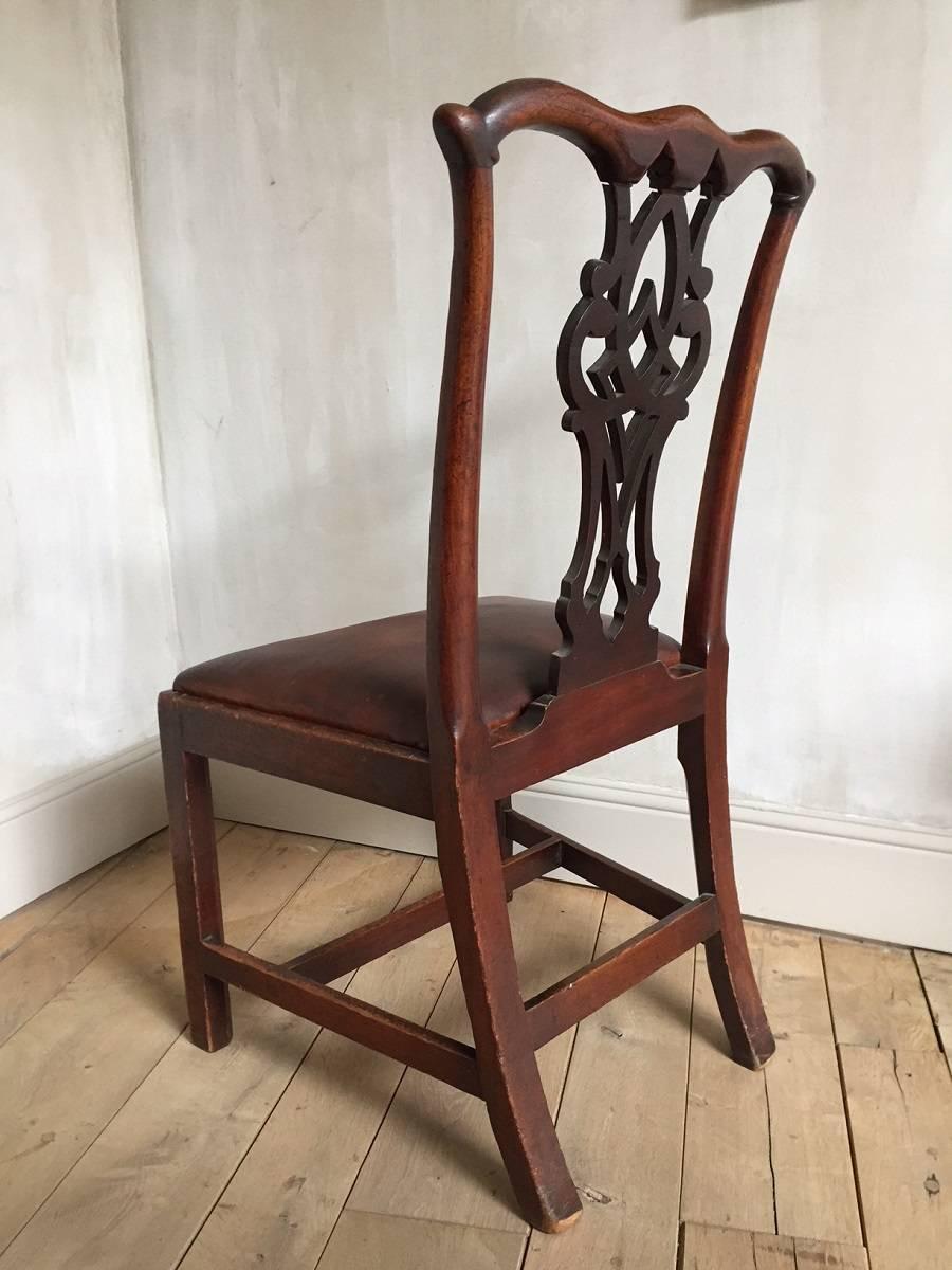 Chippendale-Mahagoni-Stuhl aus Mahagoni mit Ledersitz im Zustand „Hervorragend“ im Angebot in Vosselaar, BE